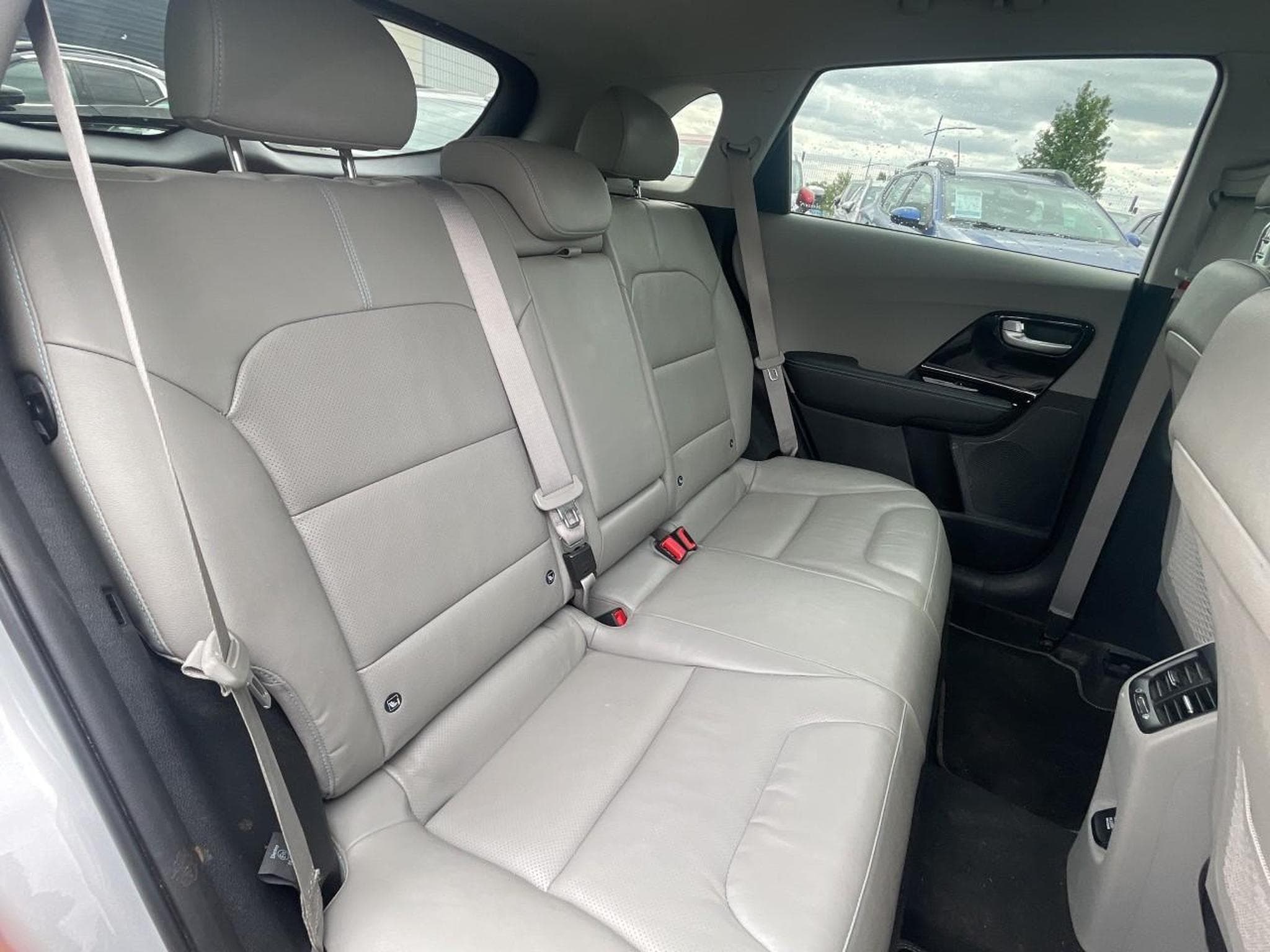 Kia NIRO 1.6 GDI 105 ISG + PLUG-IN 60.5 PREMIUM DCT6 (2018) - Photo 16