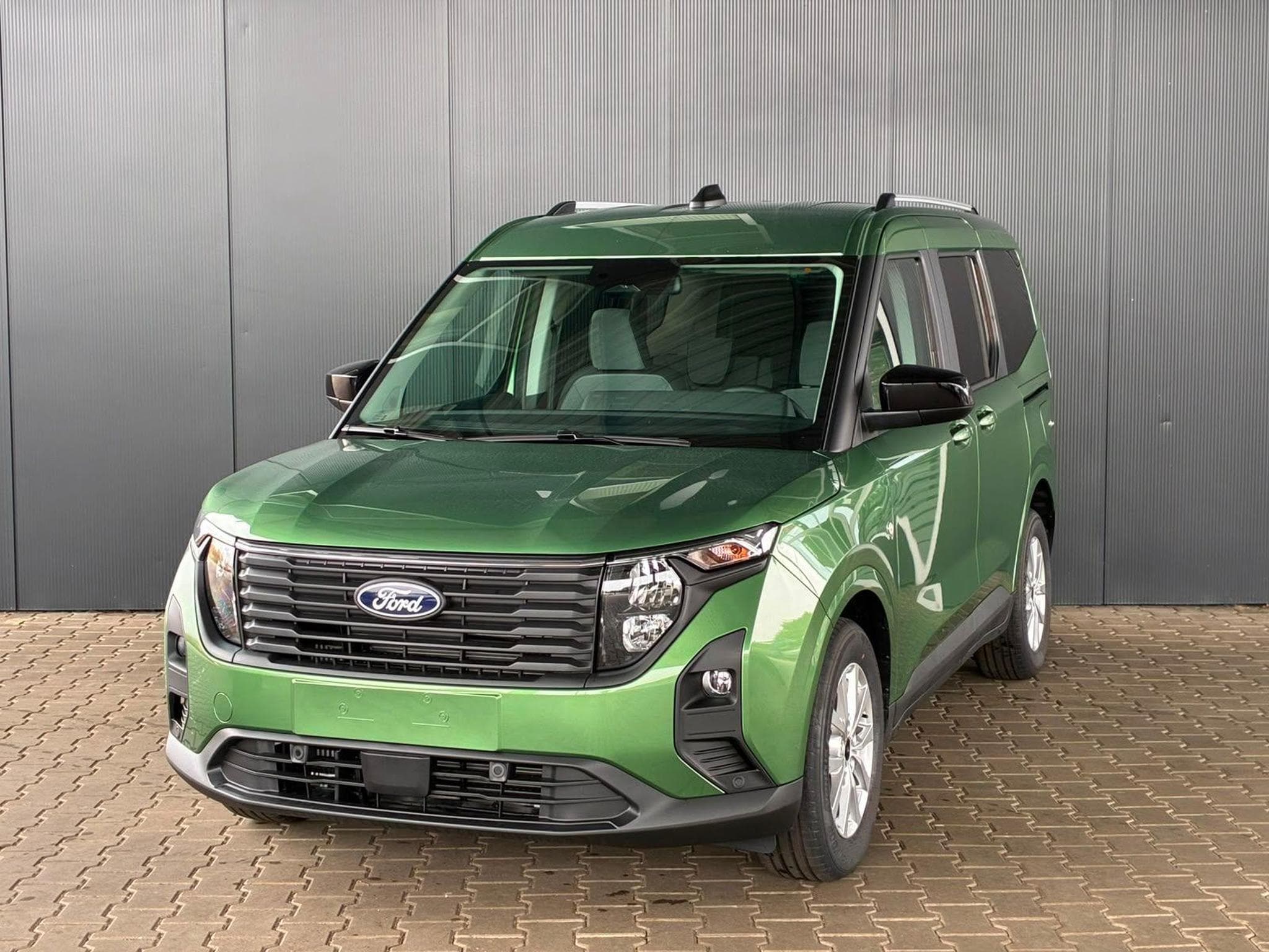 Ford Tourneo Titanium (2026) - Photo 1