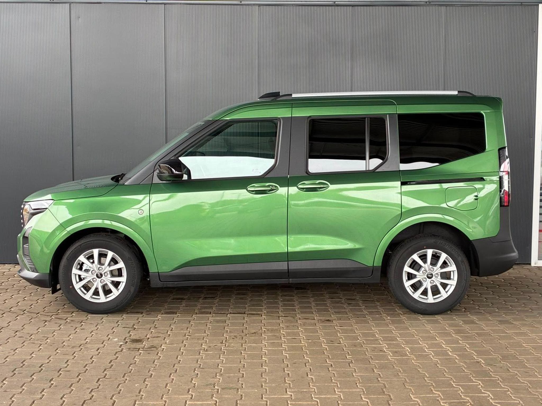 Ford Tourneo Titanium (2026) - Photo 2