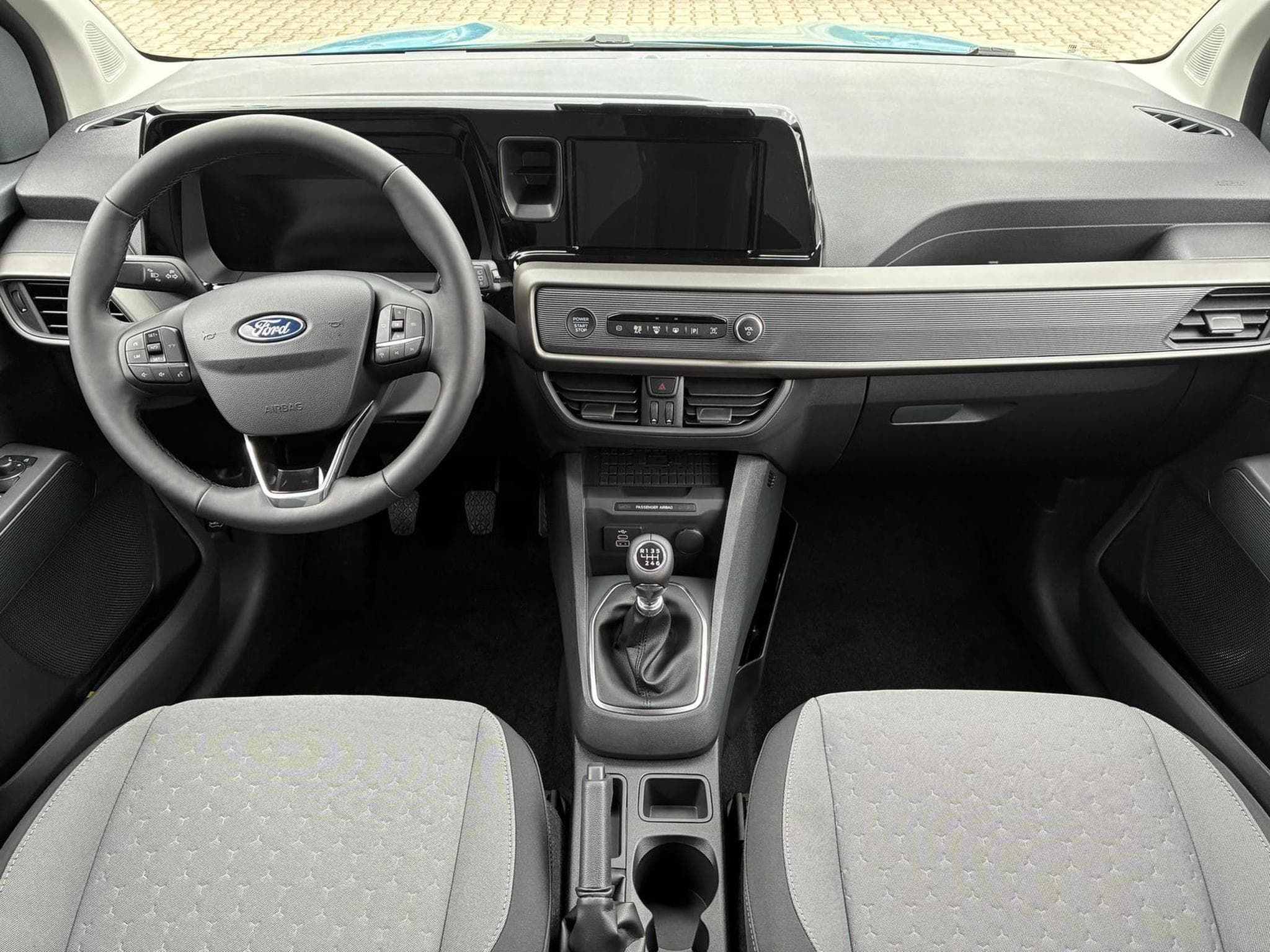 Ford Tourneo Titanium (2026) - Photo 7