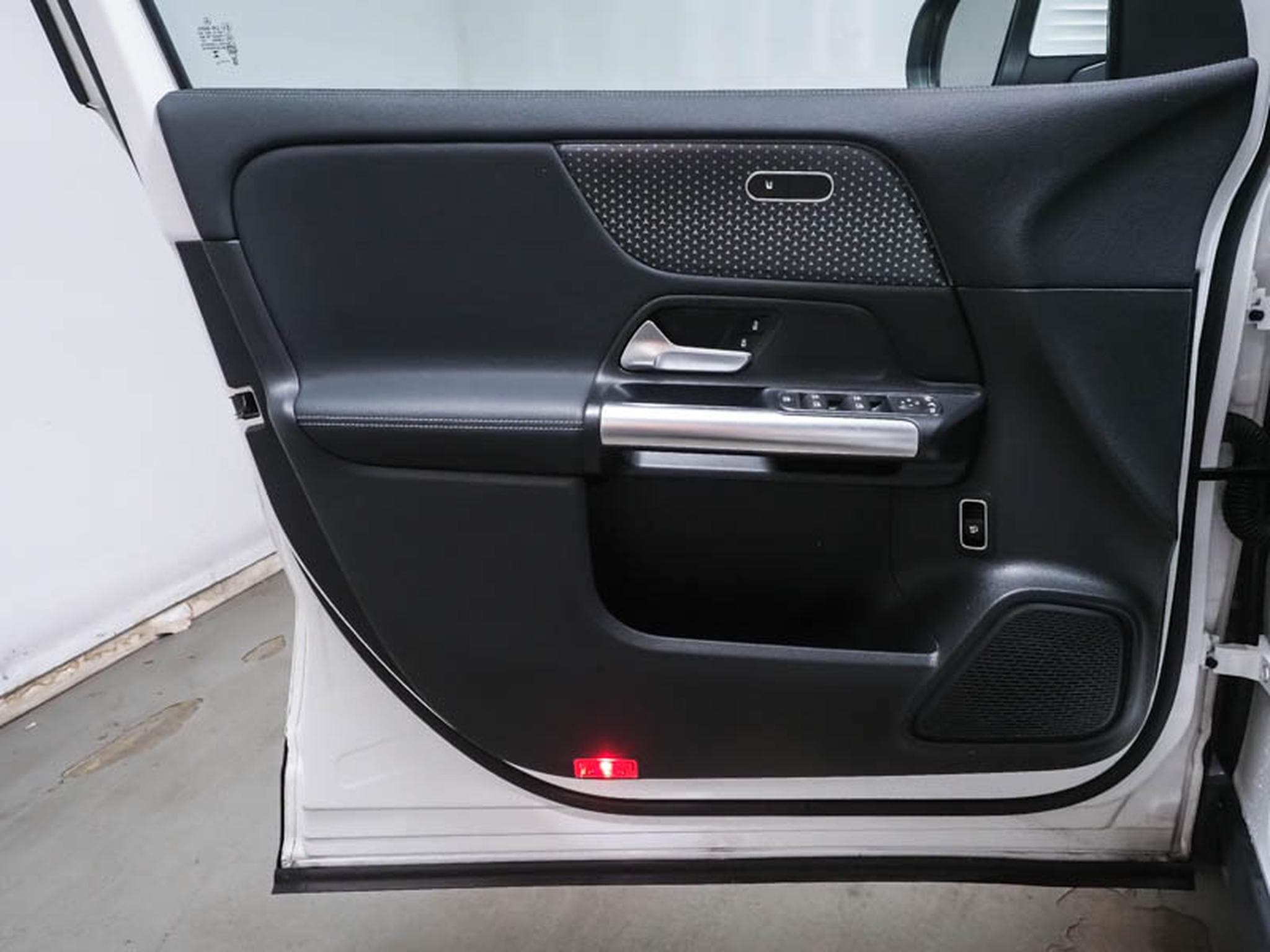 Mercedes EQA Progressive Advanced (2025) - Photo 9