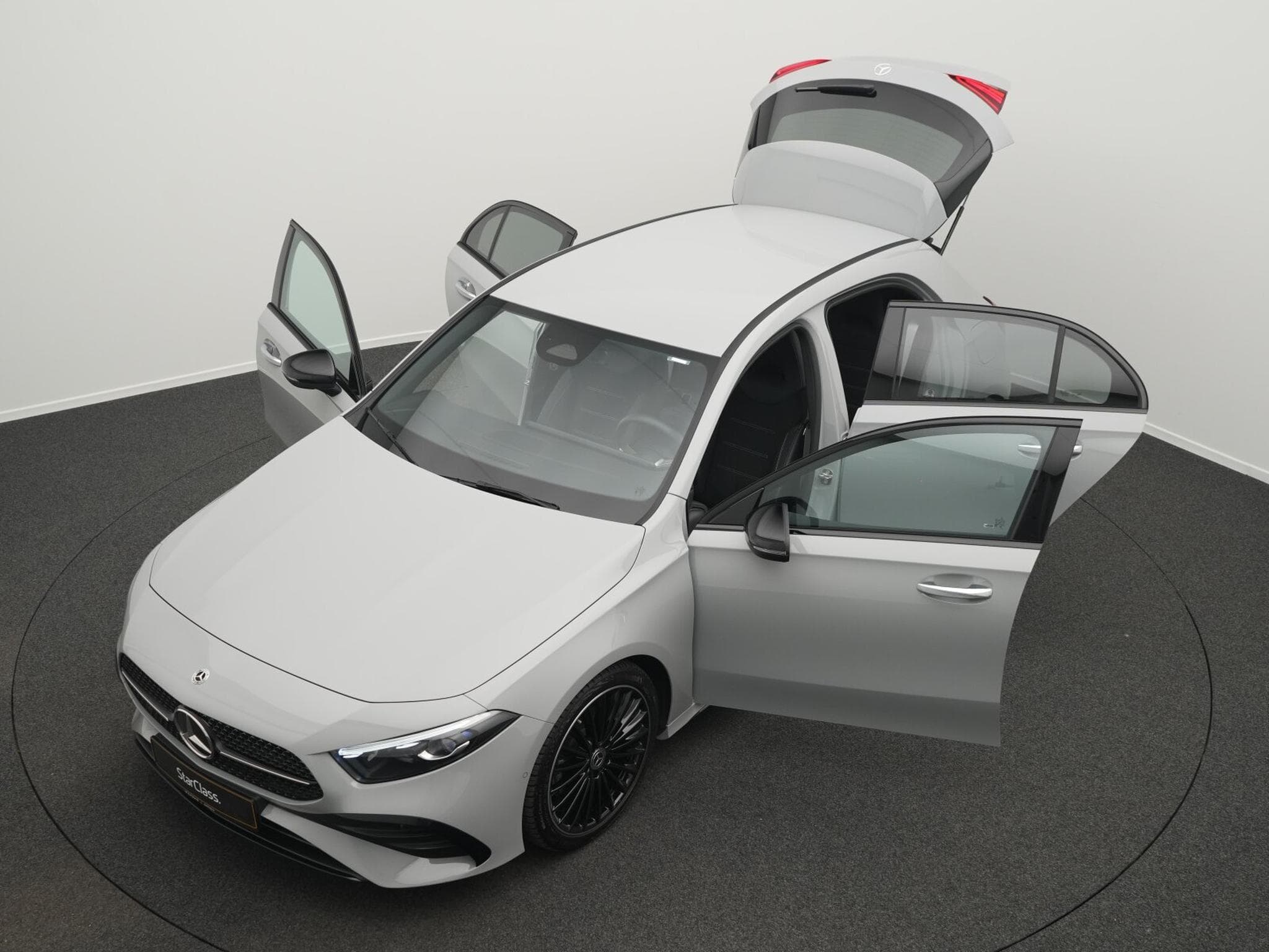 Mercedes A 200 d AMG-Line Multi+AHK+Night+Kamera (2025) - Photo 14