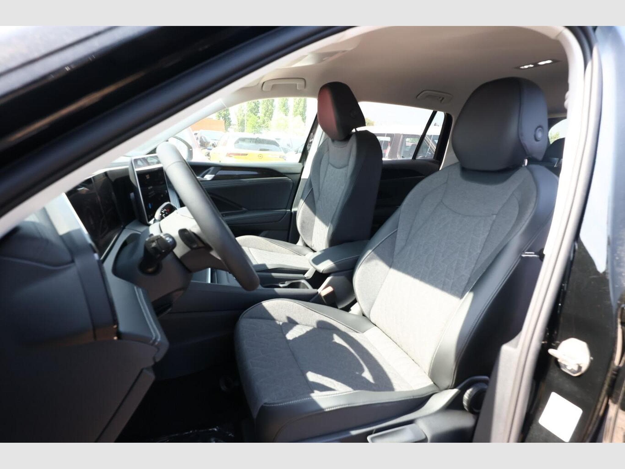 VW Tiguan DSG LED+ 5JGarantie (2026) - Foto 6