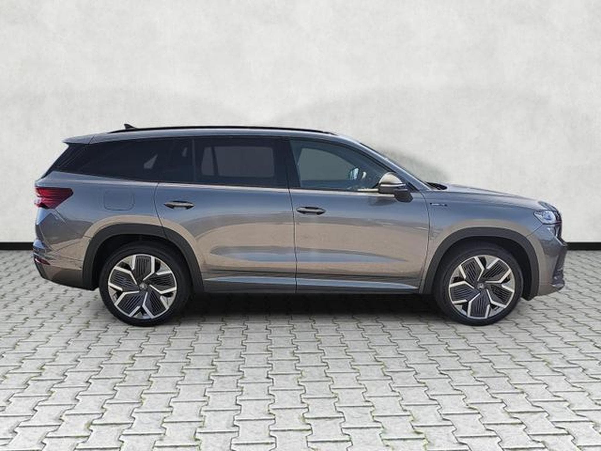 Skoda Kodiaq 1.5 TSI mHEV 110 kW Sportline (2026) - Foto 8
