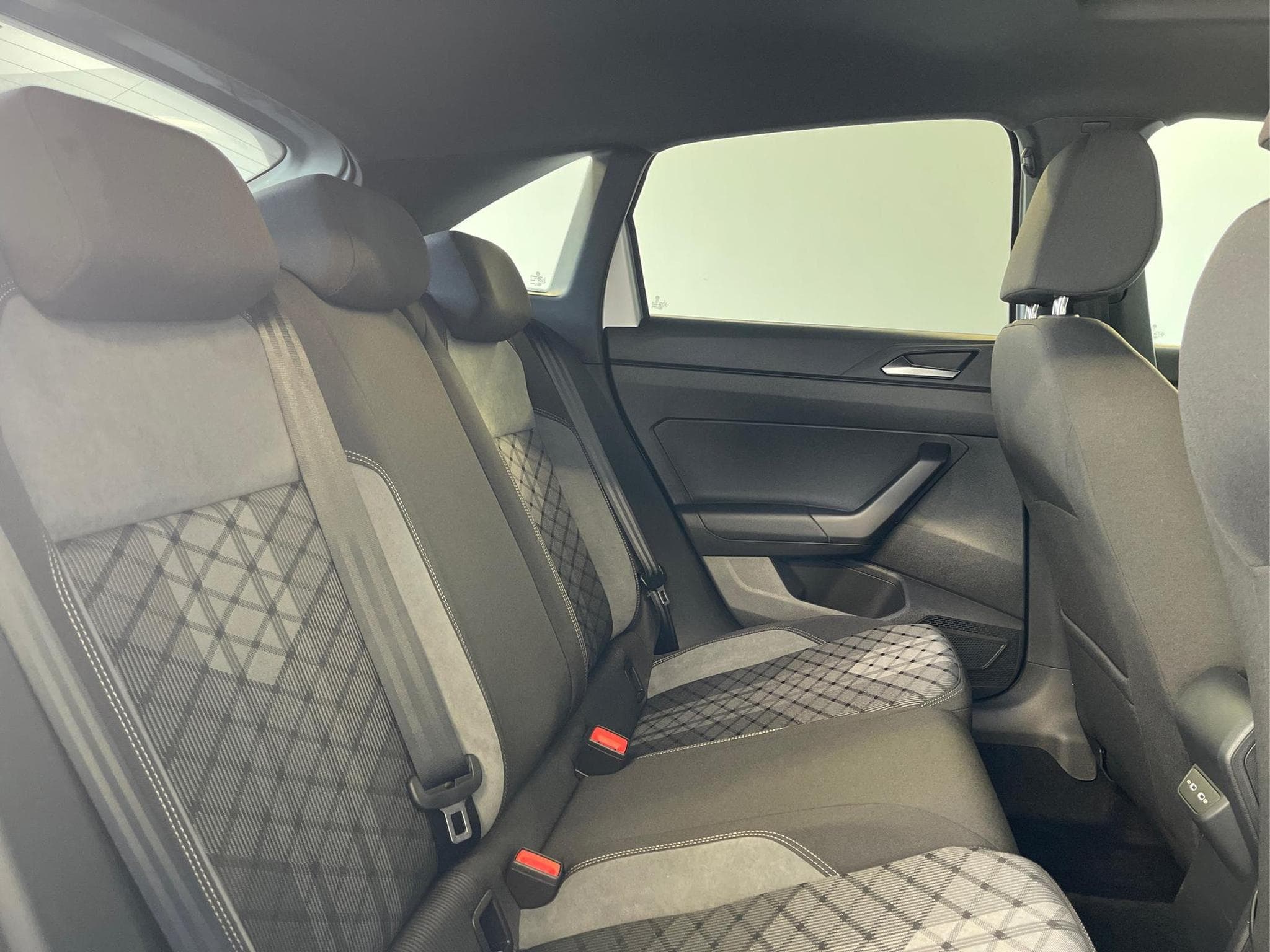 VW Taigo R-Line (2026) - Foto 16