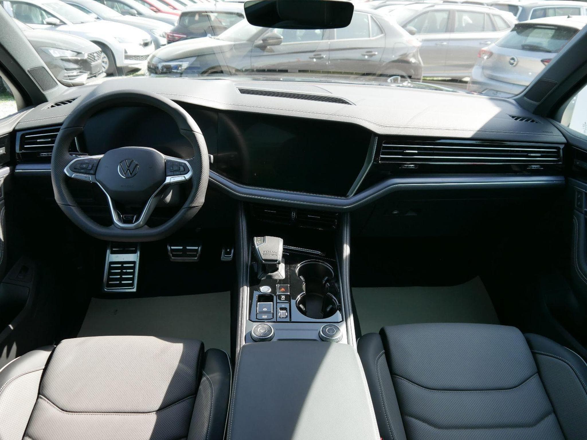 VW Touareg FINAL-EDITION (2026) - Photo 13