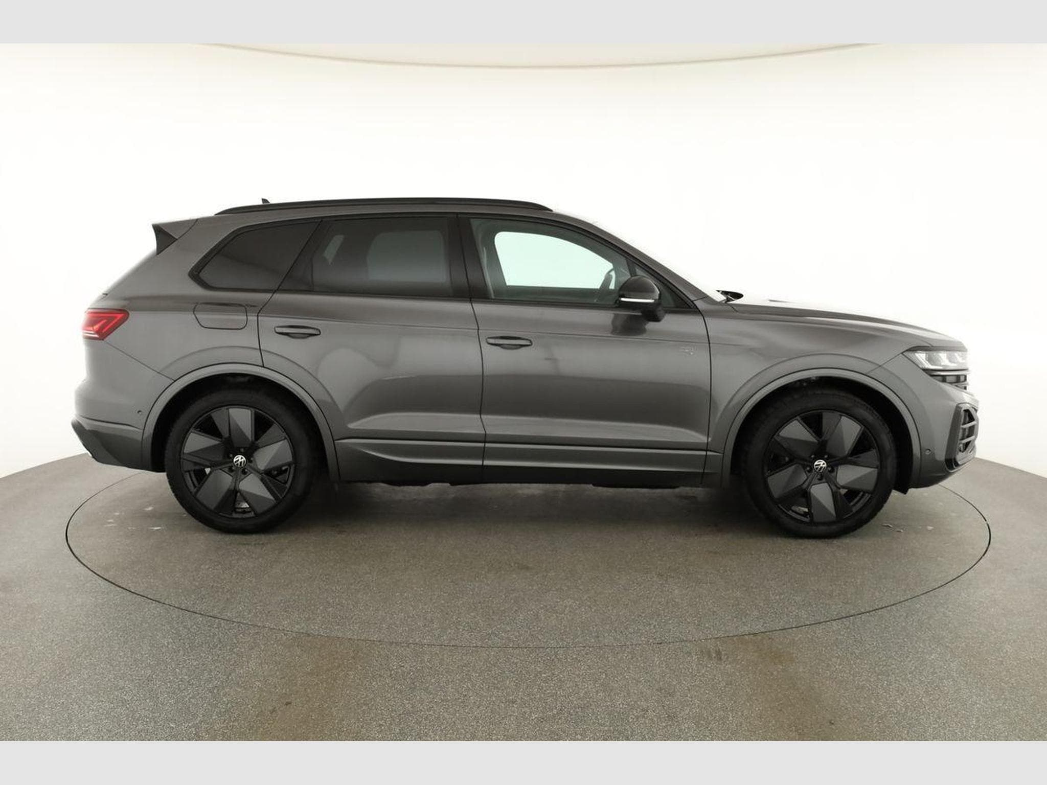 VW Touareg 3.0 TDI 210 kW 4Motion R-Line Final Edition (2026) - Photo 24