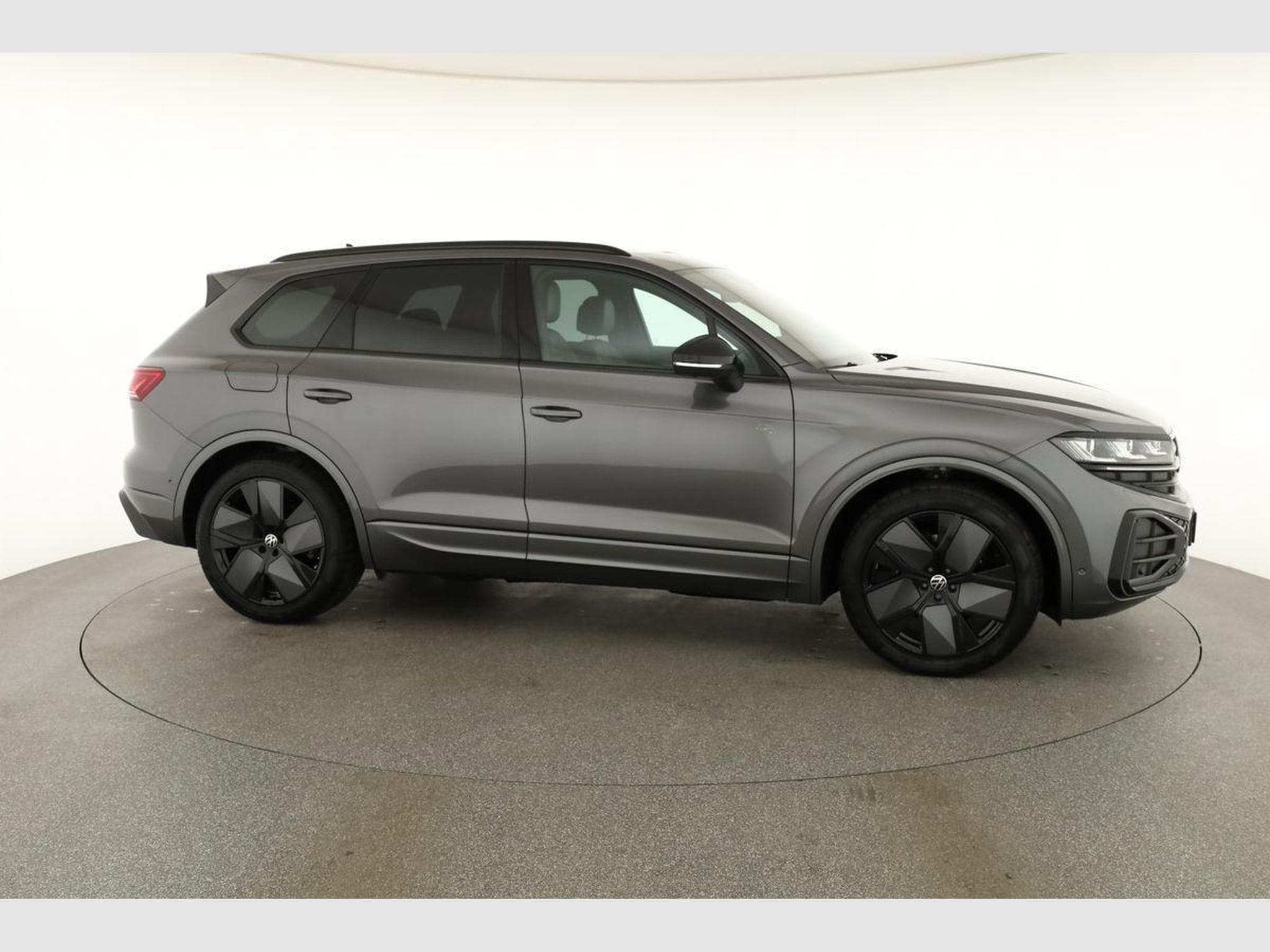 VW Touareg 3.0 TDI 210 kW 4Motion R-Line Final Edition (2026) - Photo 25