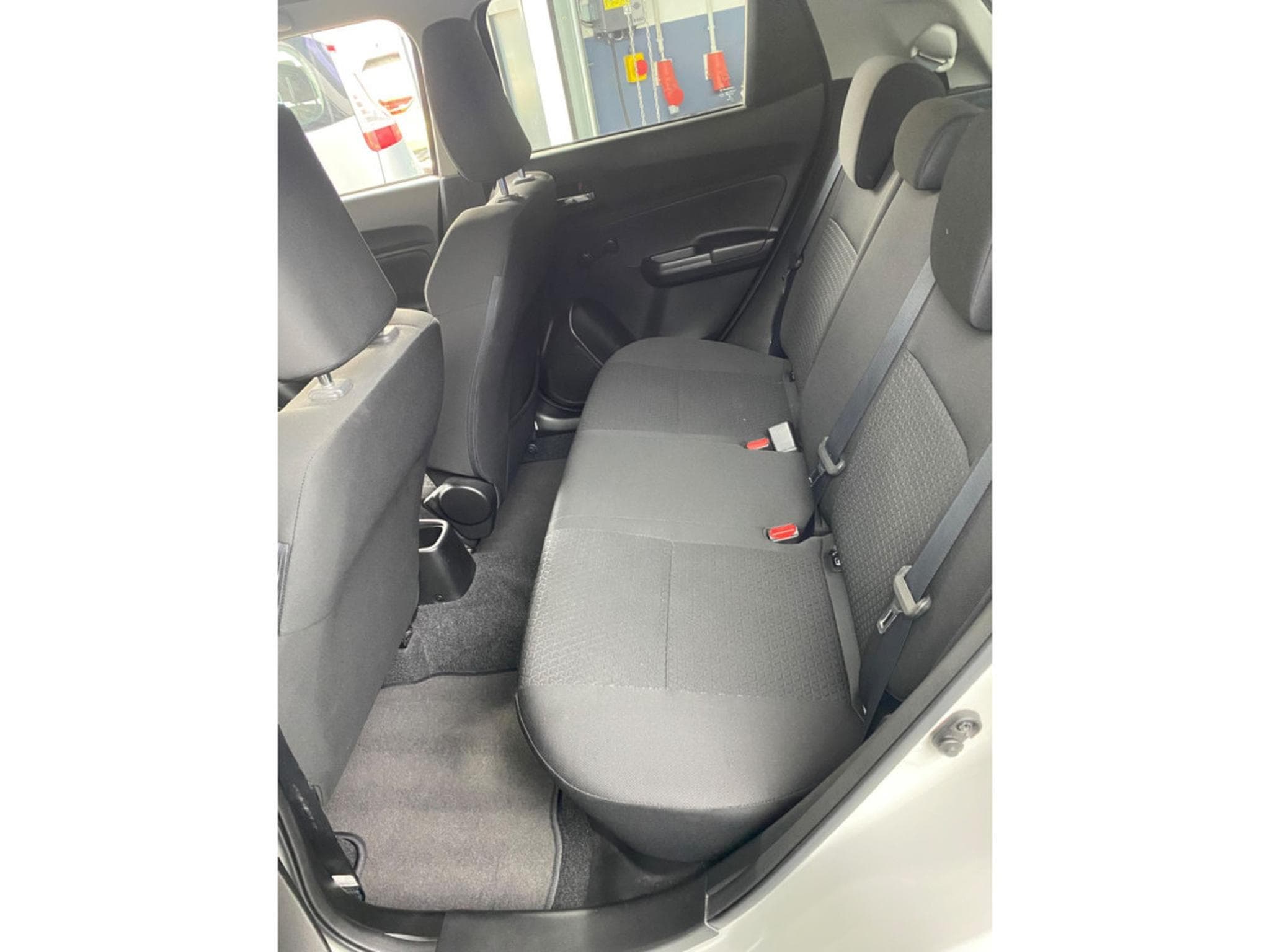 Suzuki Swift 1.0 essence (2018) - Photo 12