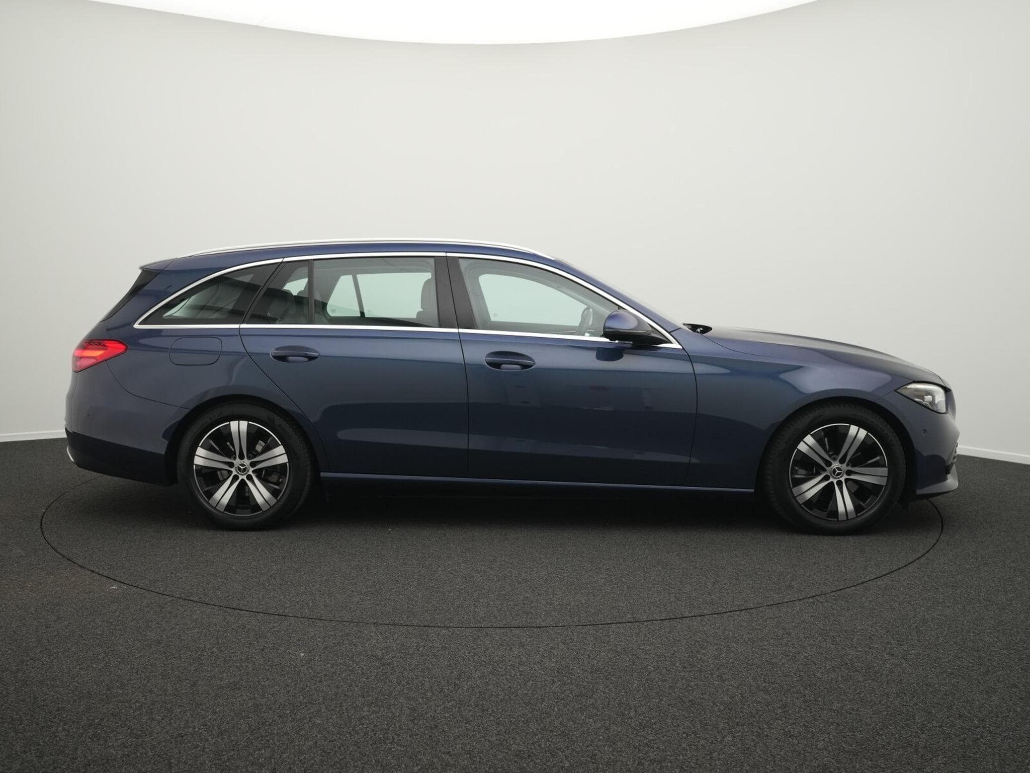Mercedes C 220 d T. Avantgarde LED+Kamera+AHK+Totw+MBUX (2023) - Foto 5