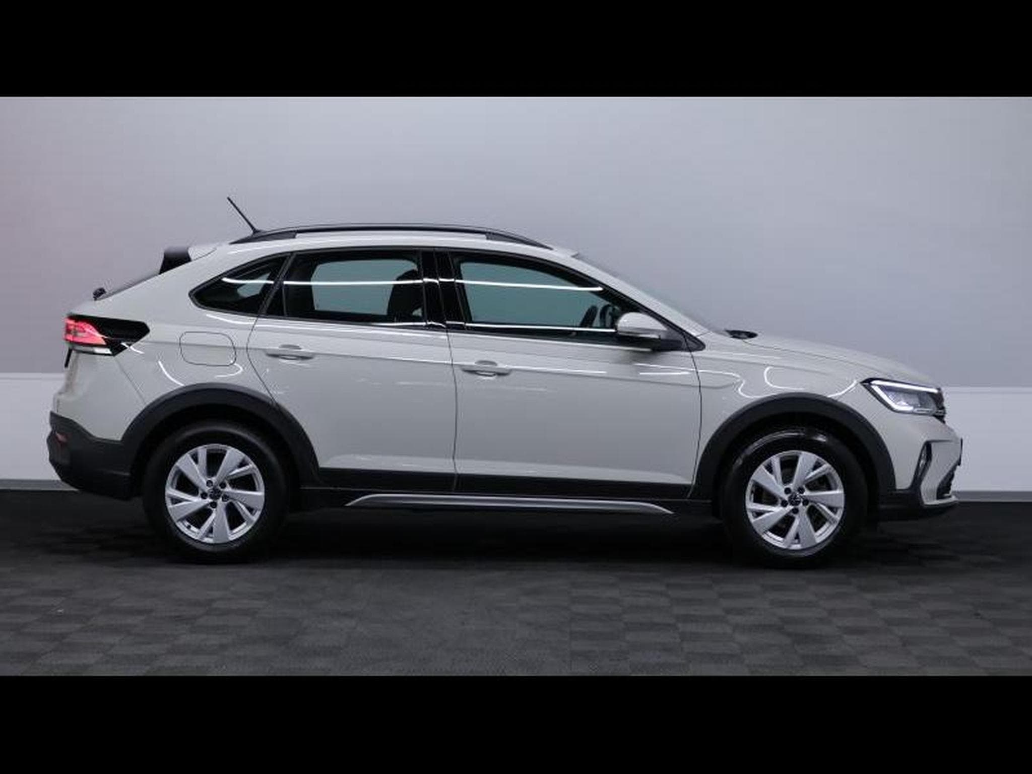 VW Taigo 1.0 TSI 95 Life (2024) - Foto 4