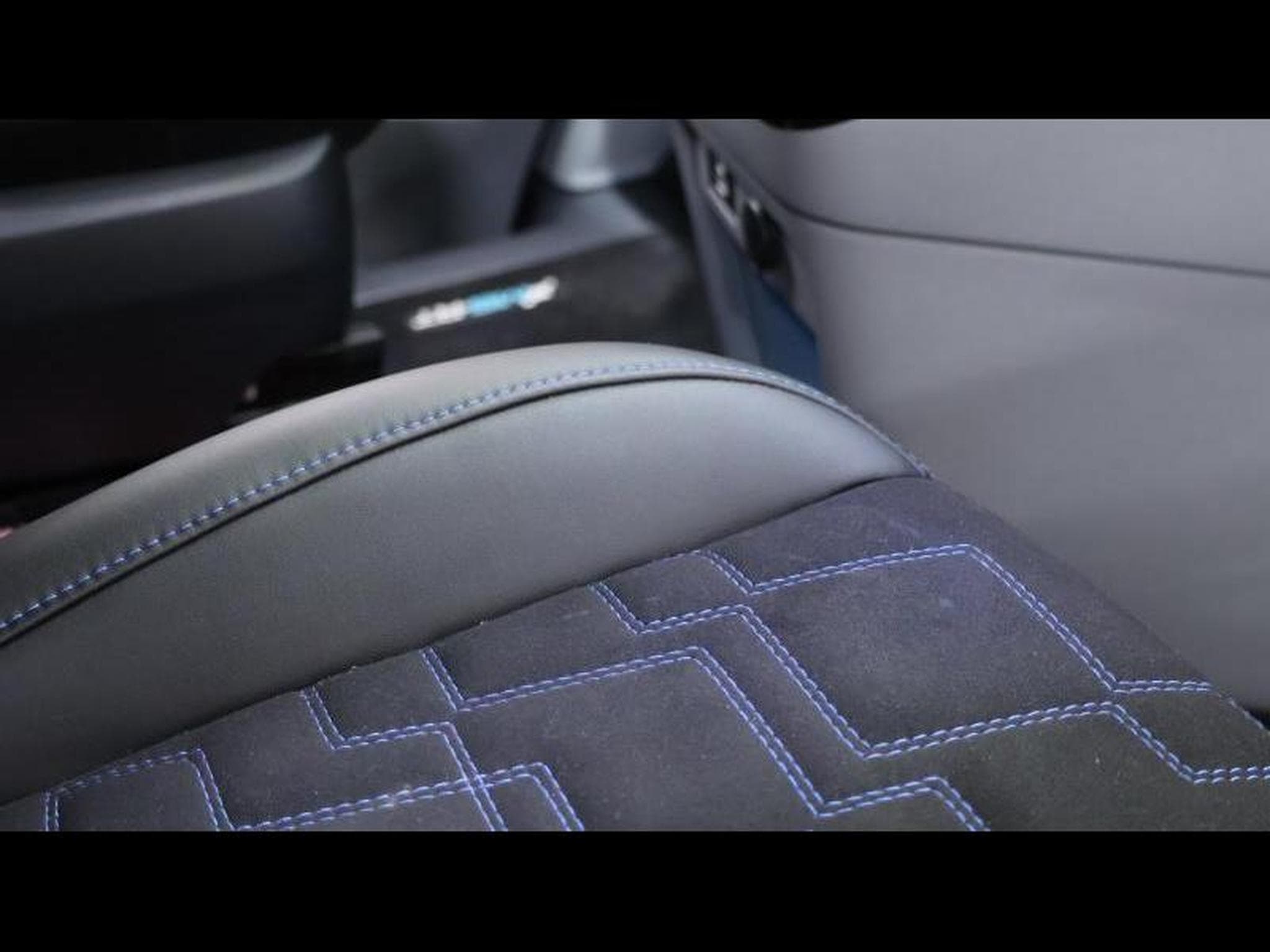 Ford Transit MS-RT double cabine 2.0 Eco blue 170ch (2025) - Photo 17