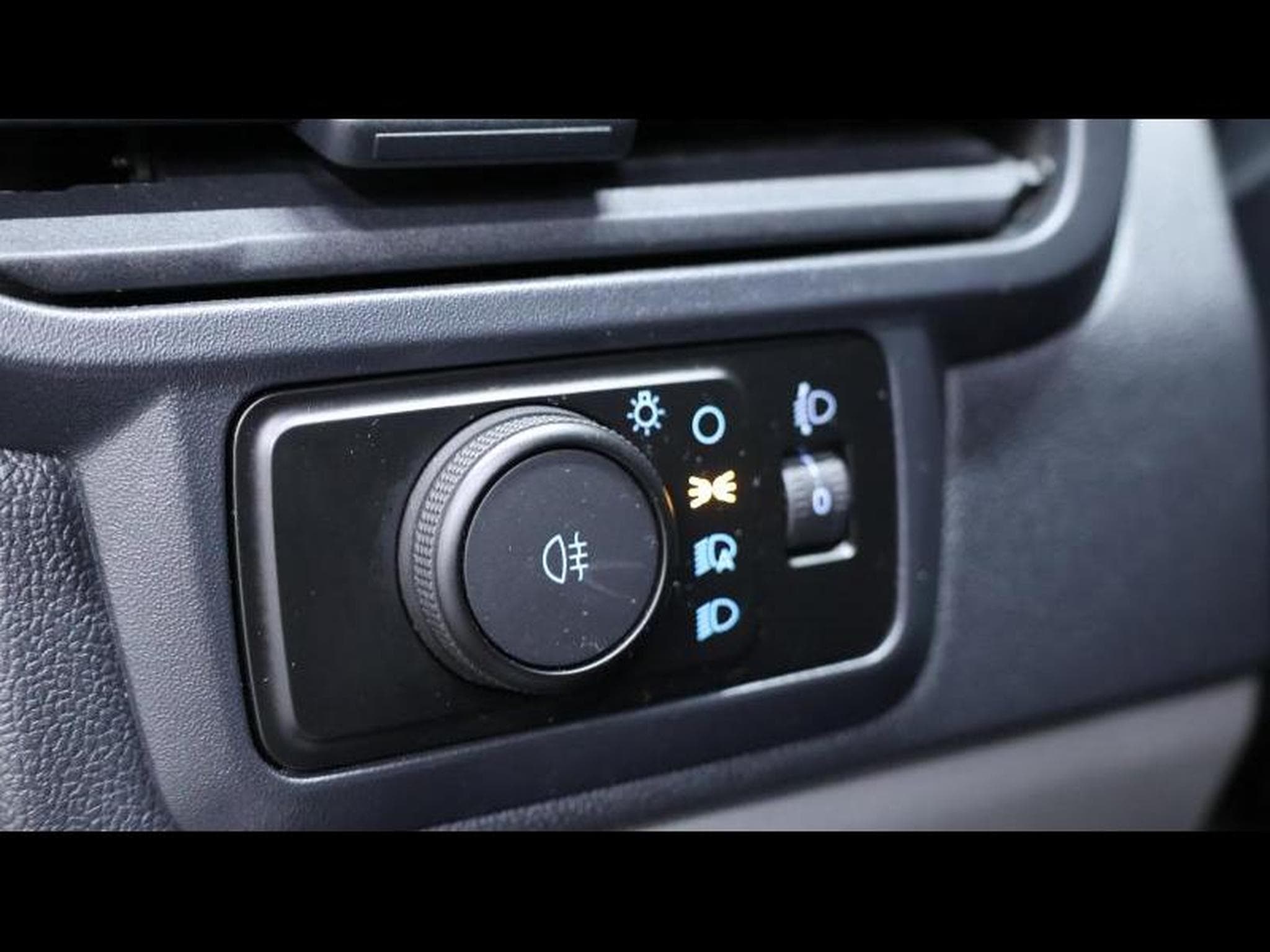 Ford Transit MS-RT double cabine 2.0 Eco blue 170ch (2025) - Photo 29