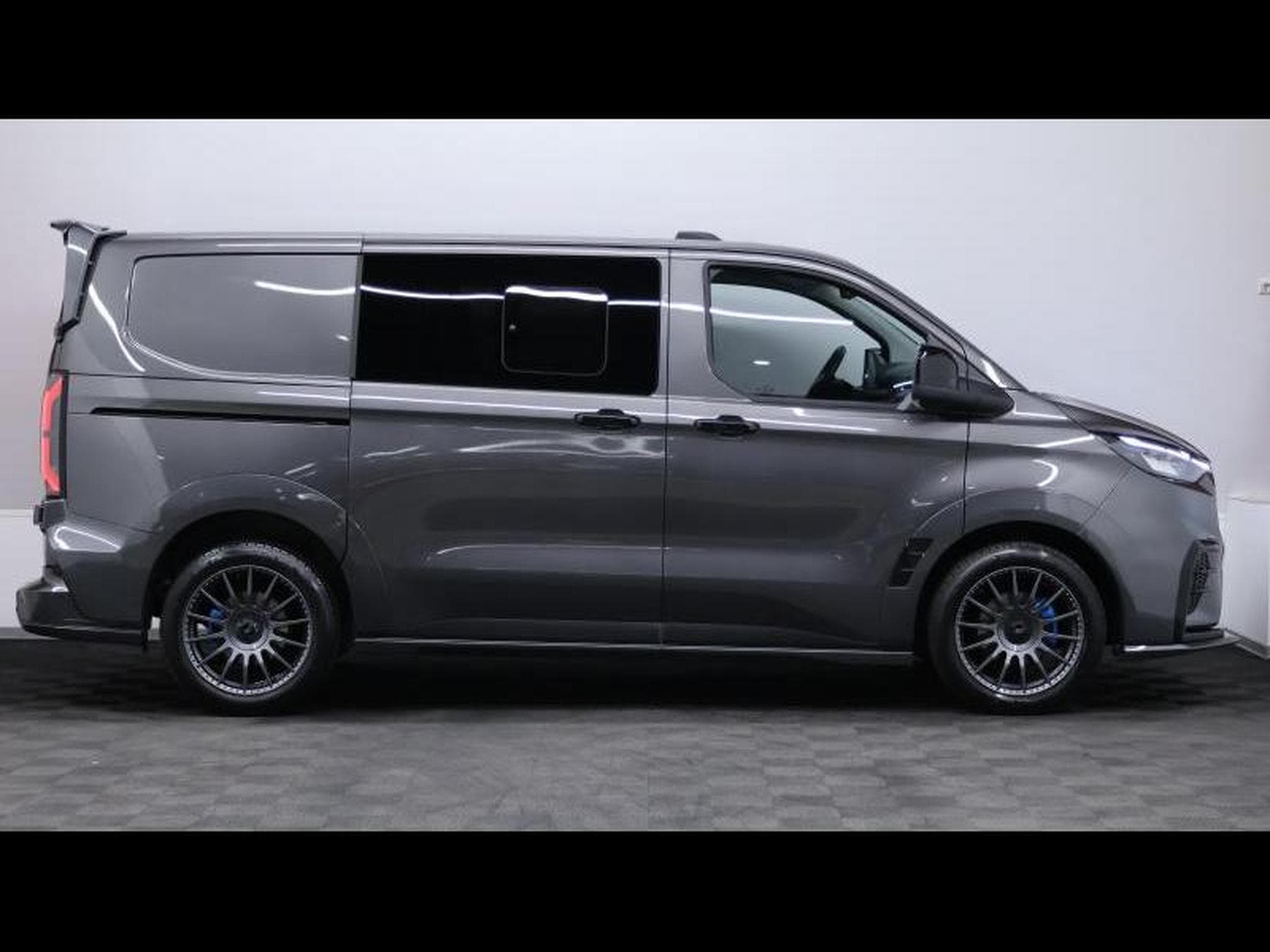 Ford Transit MS-RT double cabine 2.0 Eco blue 170ch (2025) - Photo 3