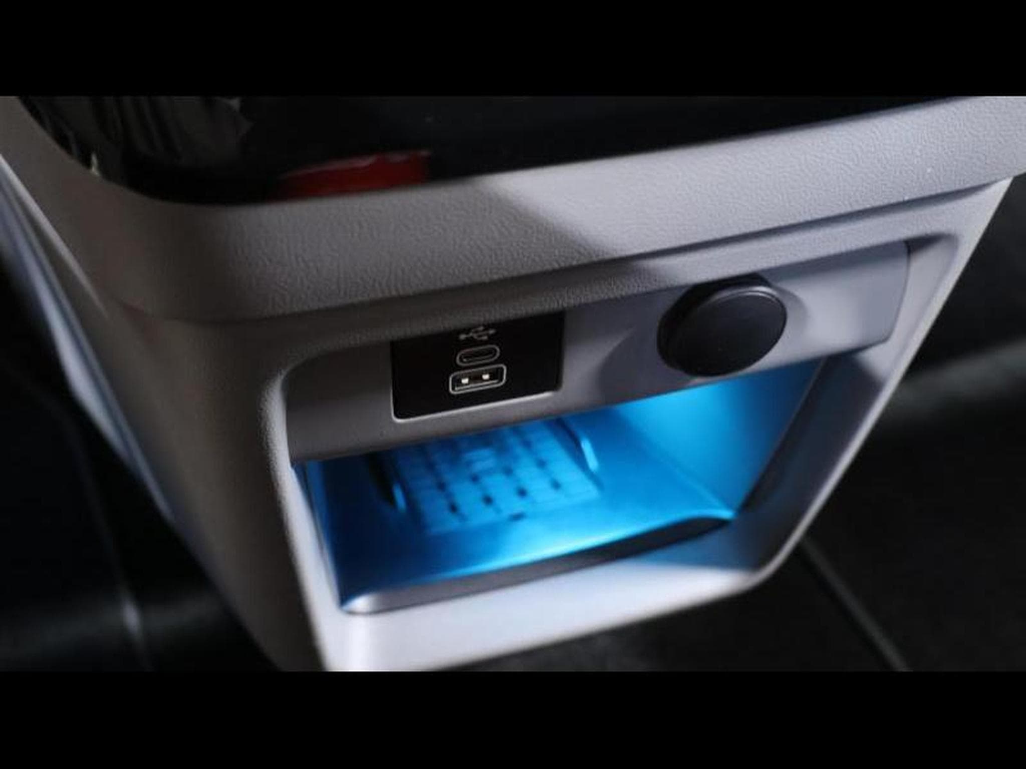 Ford Transit MS-RT double cabine 2.0 Eco blue 170ch (2025) - Photo 40