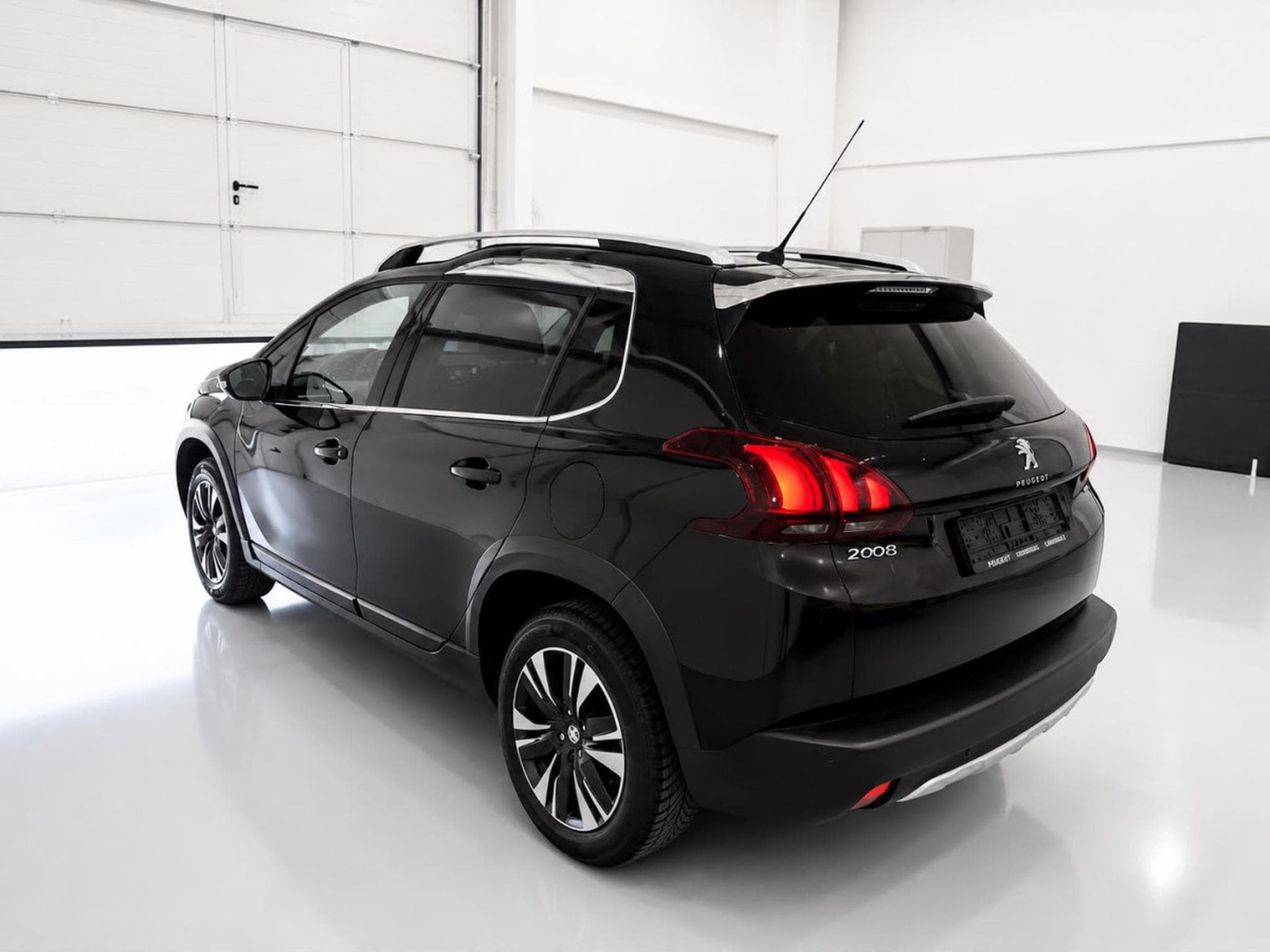 Peugeot 2008 1.2 PureTech 110 Allure (2017) - Foto 4