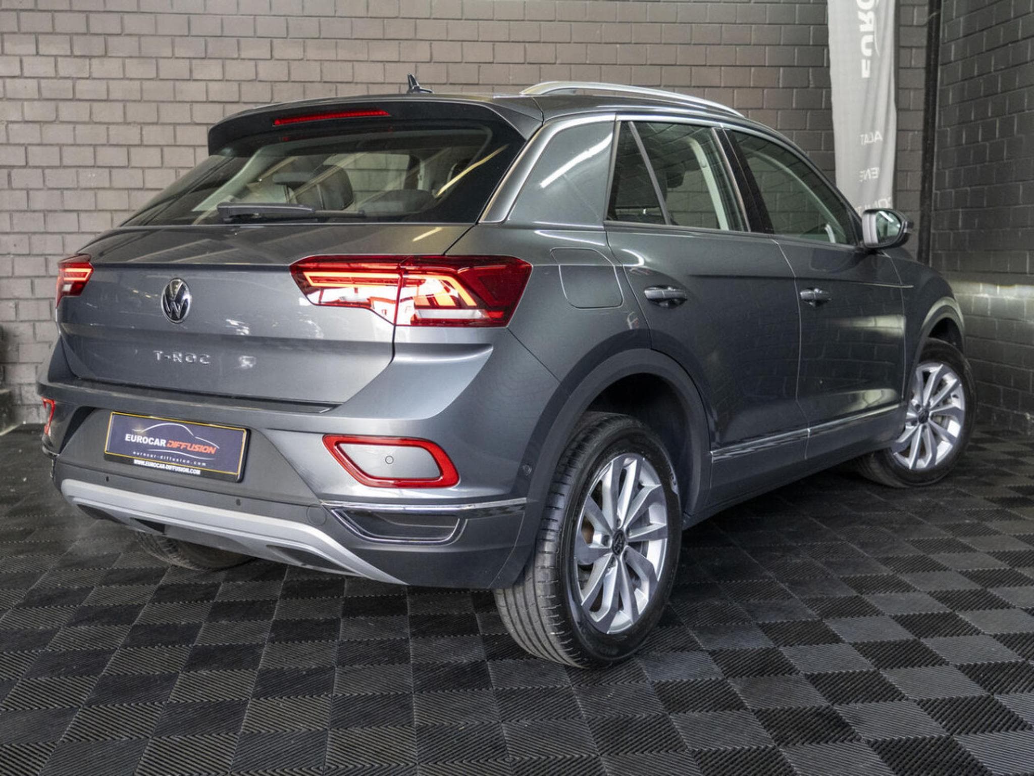 VW T-Roc Style 2.0 TDI 150CV DSG 7 * Sièges Chauffants * Caméra * (2024) - Foto 7
