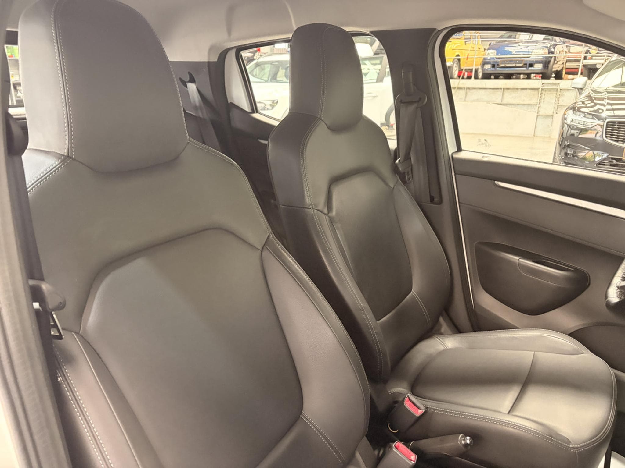 Dacia Spring Confort 27.4KW (2023) - Foto 12
