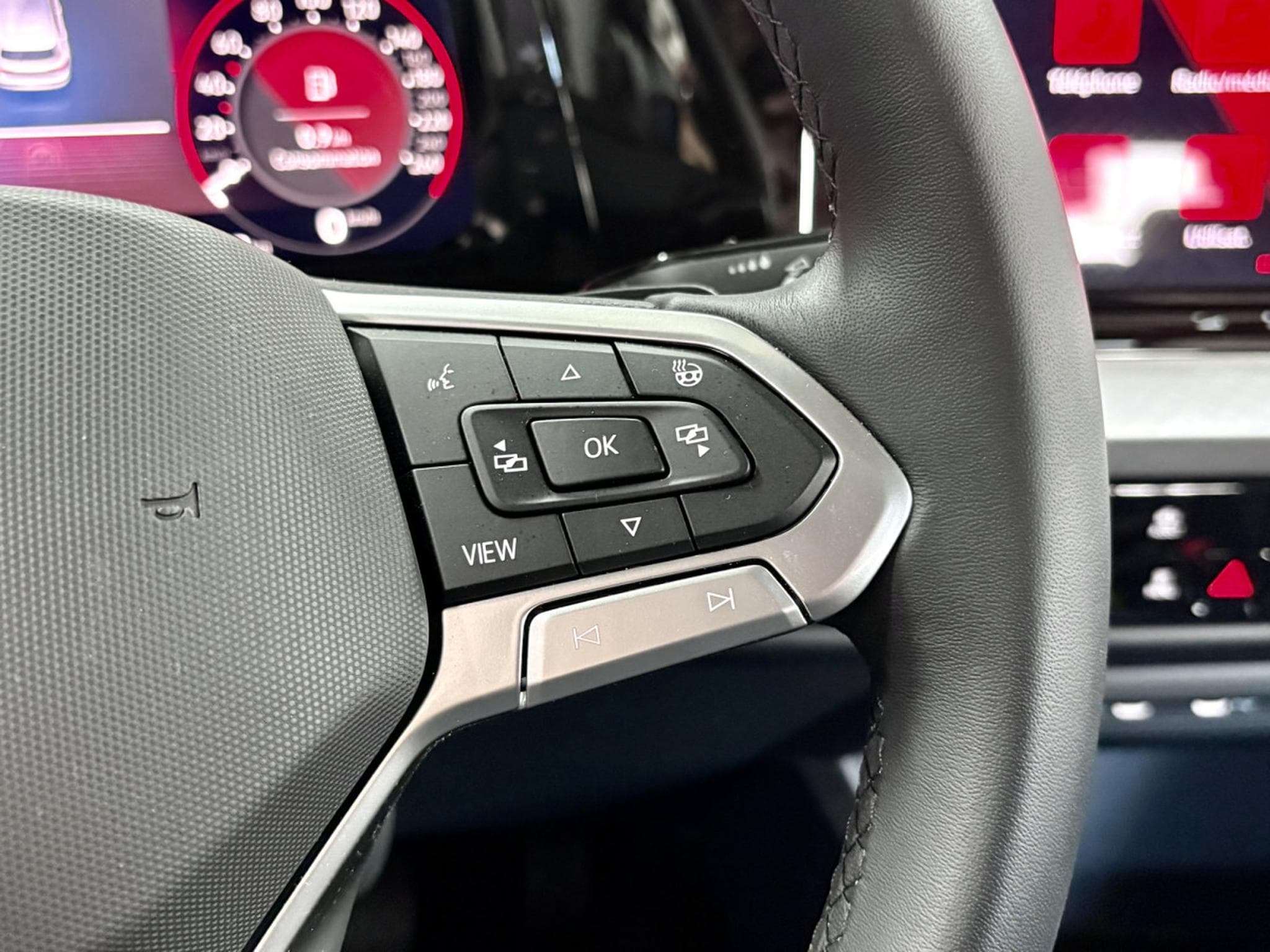 VW Golf Life 2.0 TDI DSG7 115 CV *4 SAISONS* ACC * CARPLAY* (2023) - Foto 12