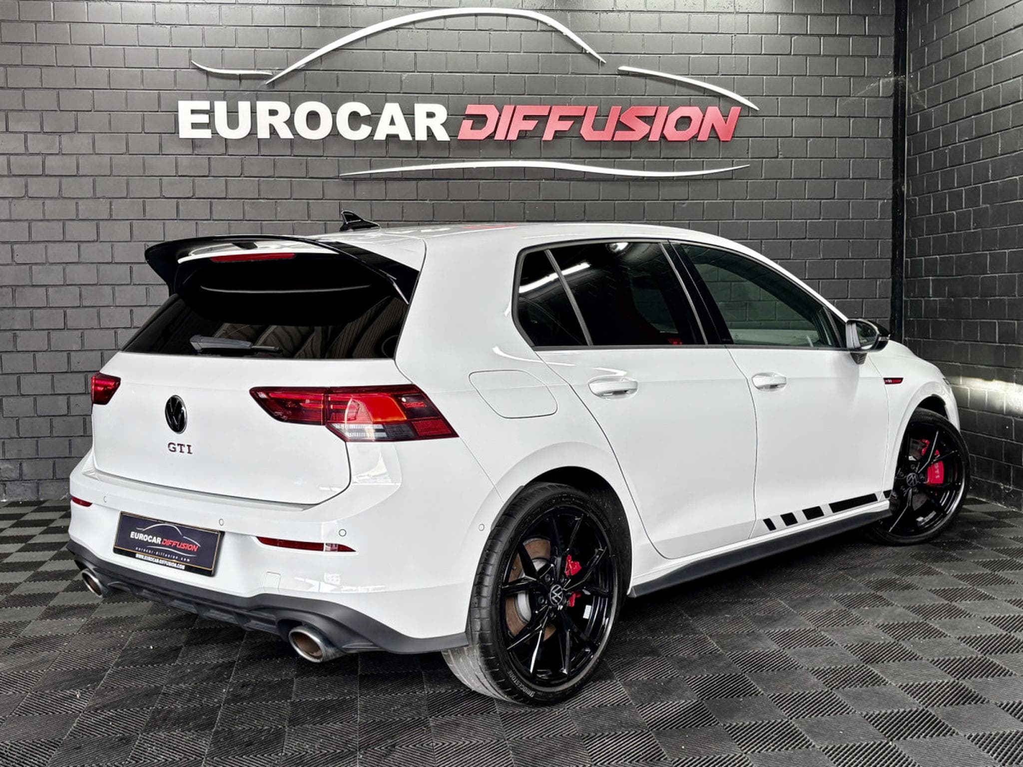 VW Golf GTI Clubsport 2.0 TSI 300 CV DSG7 *ACC* *SIEGES CHAUFF* BLAC (2024) - Foto 5