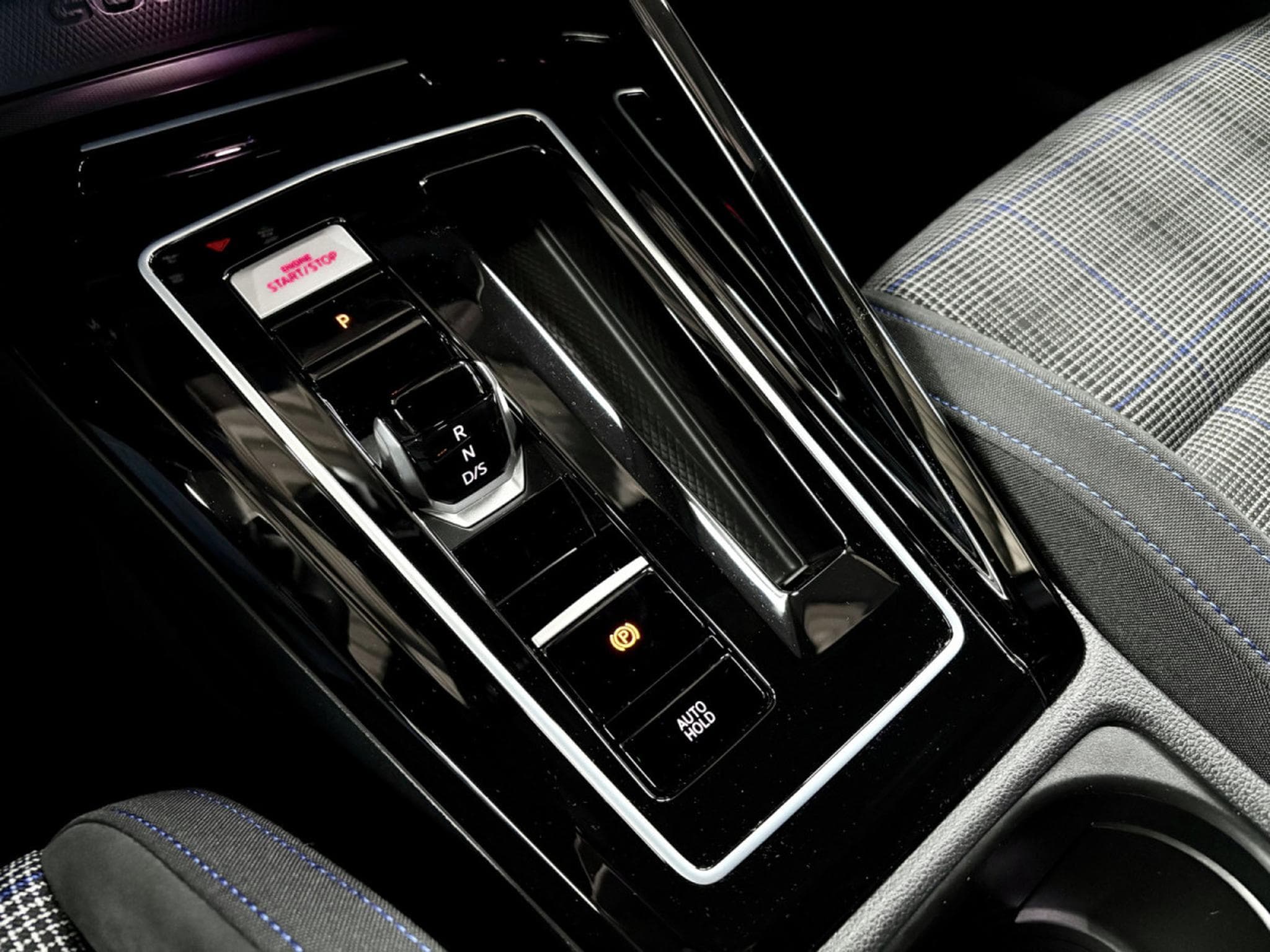 VW Golf GTE PHASE 2  1.5 eHybrid 272 CV DSG 6 *CAM* MATRIX * TÊTE HA (2025) - Foto 11