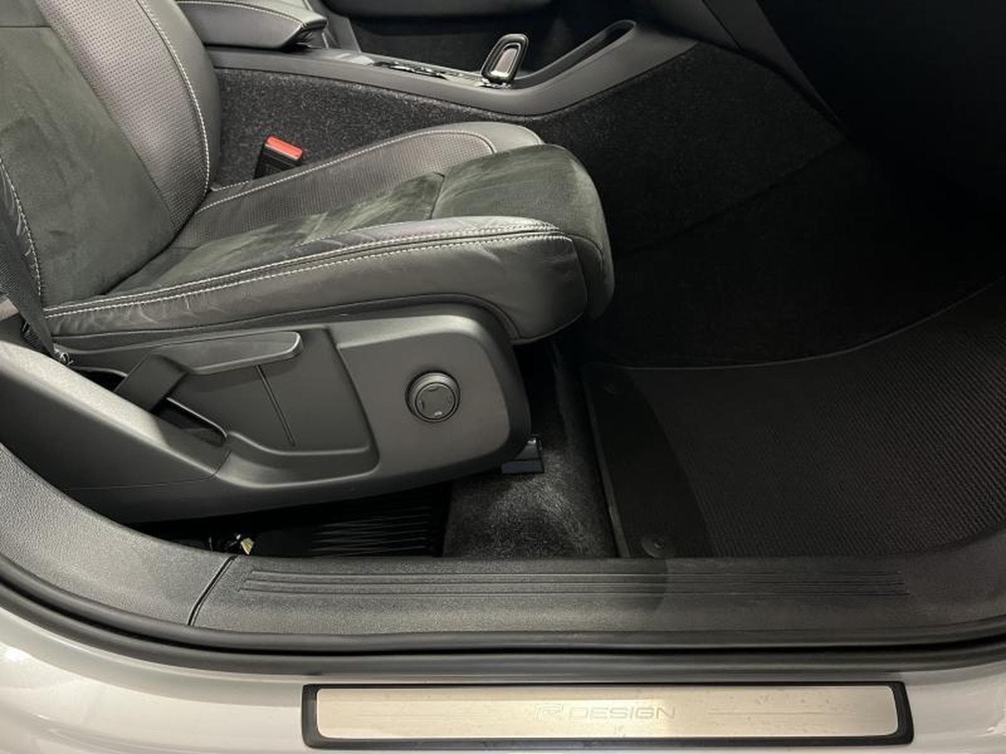 Volvo XC40 R-Design (2020) - Foto 17