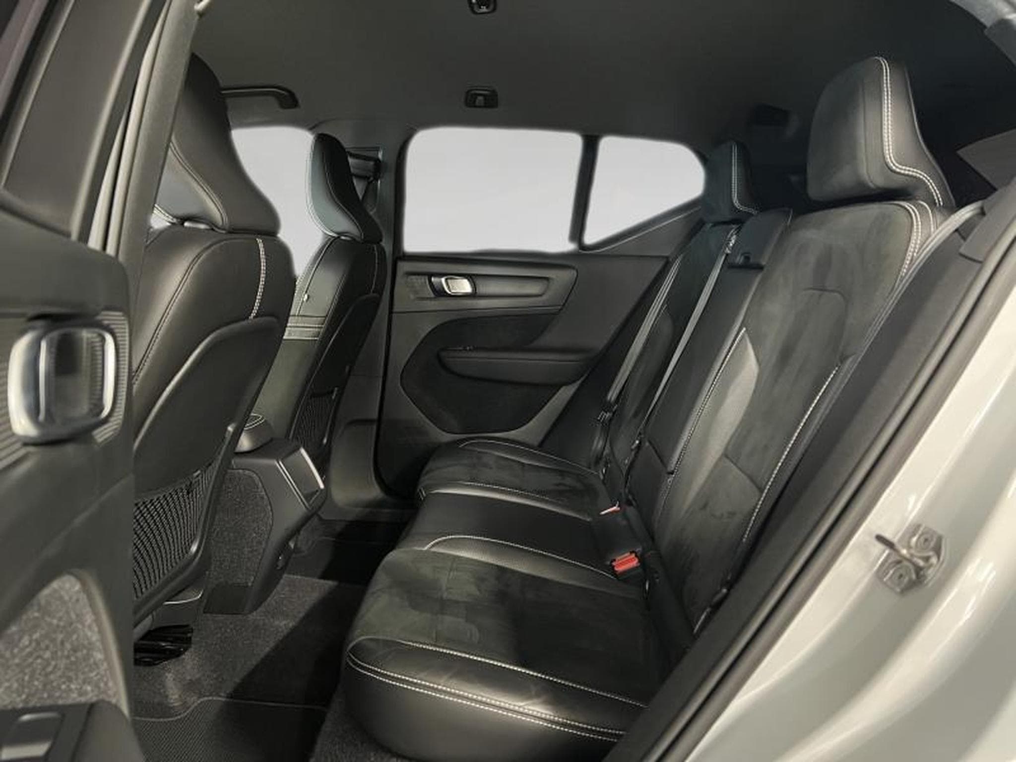Volvo XC40 R-Design (2020) - Foto 18