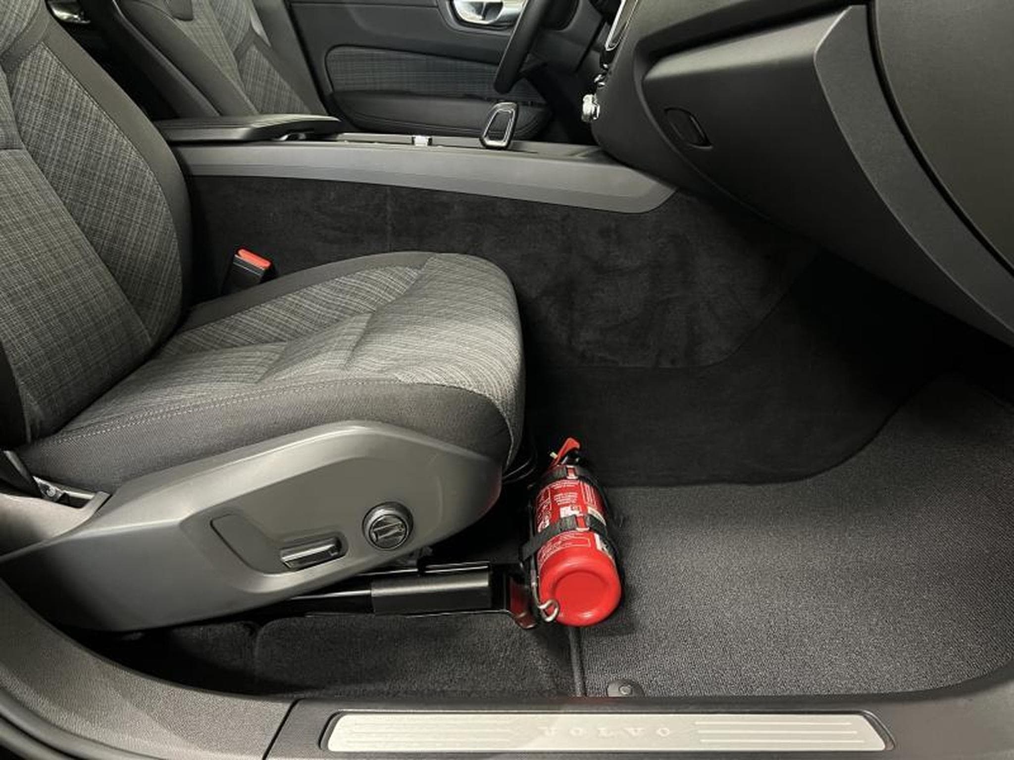 Volvo XC60 Core (2024) - Foto 14
