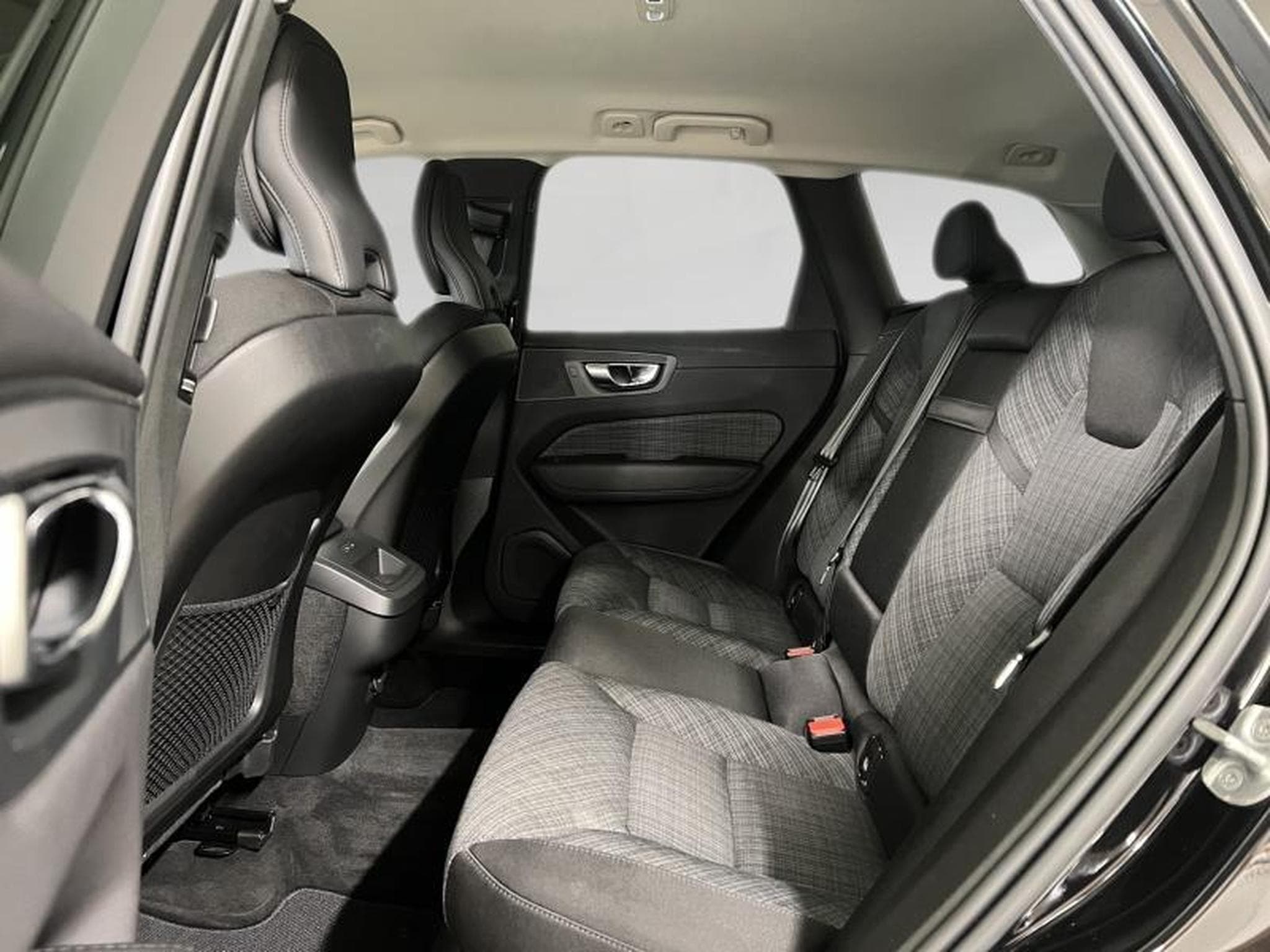 Volvo XC60 Core (2024) - Foto 18