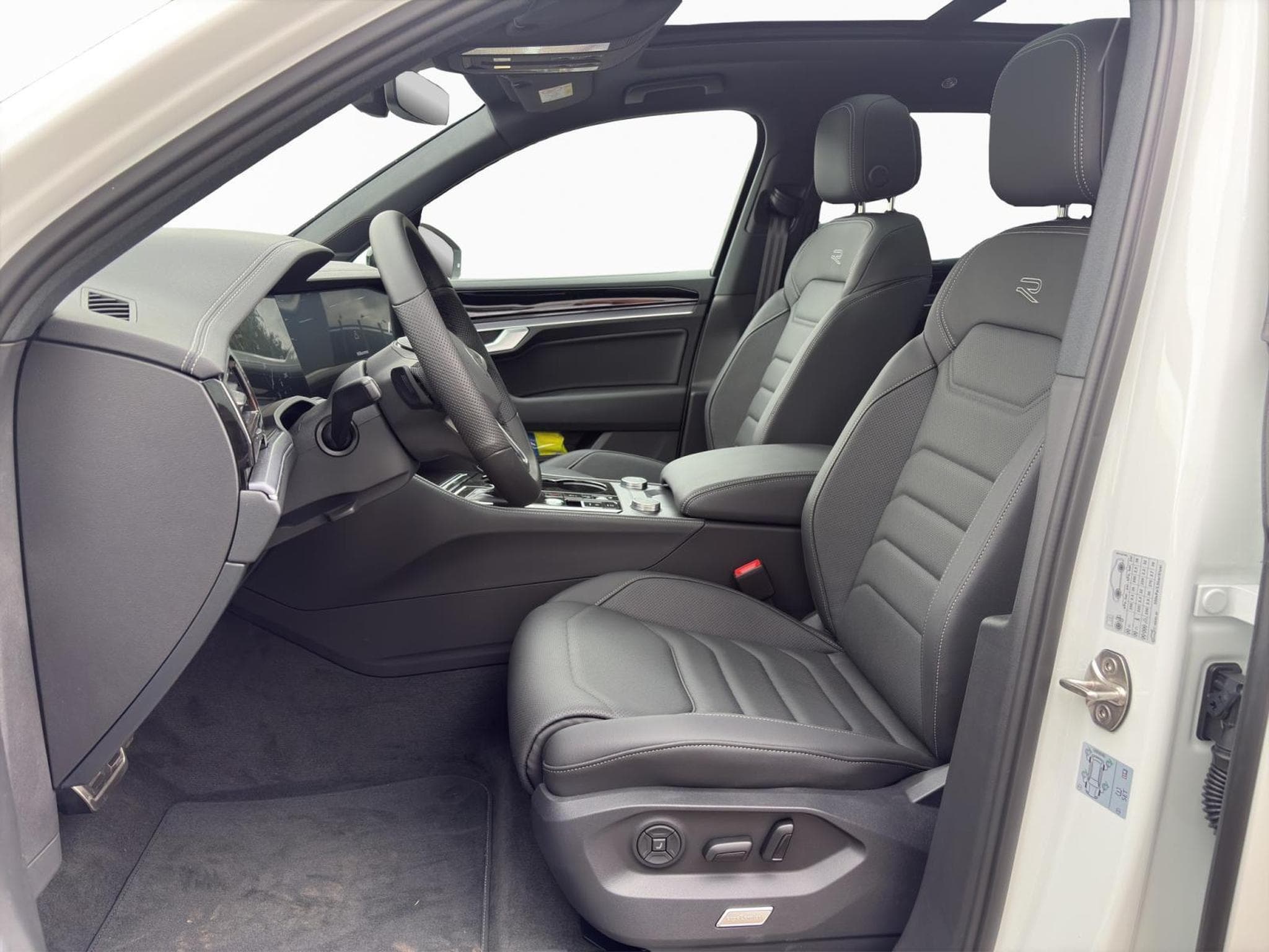 VW Touareg R-Line (2026) - Foto 10