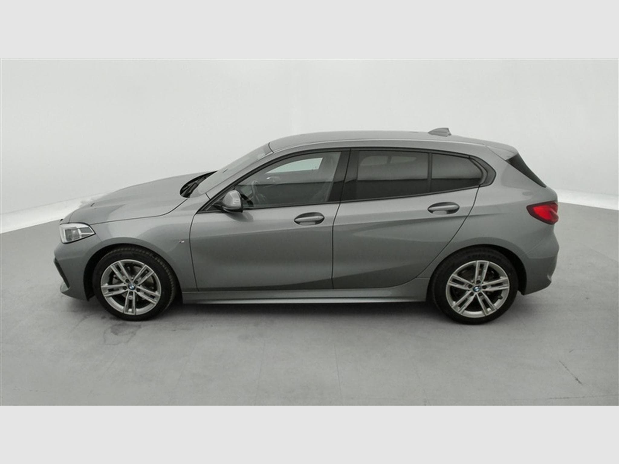 BMW 118 iA OPF PACK M NAVI/CARPLAY/PDC AV-AR (2023) - Foto 3