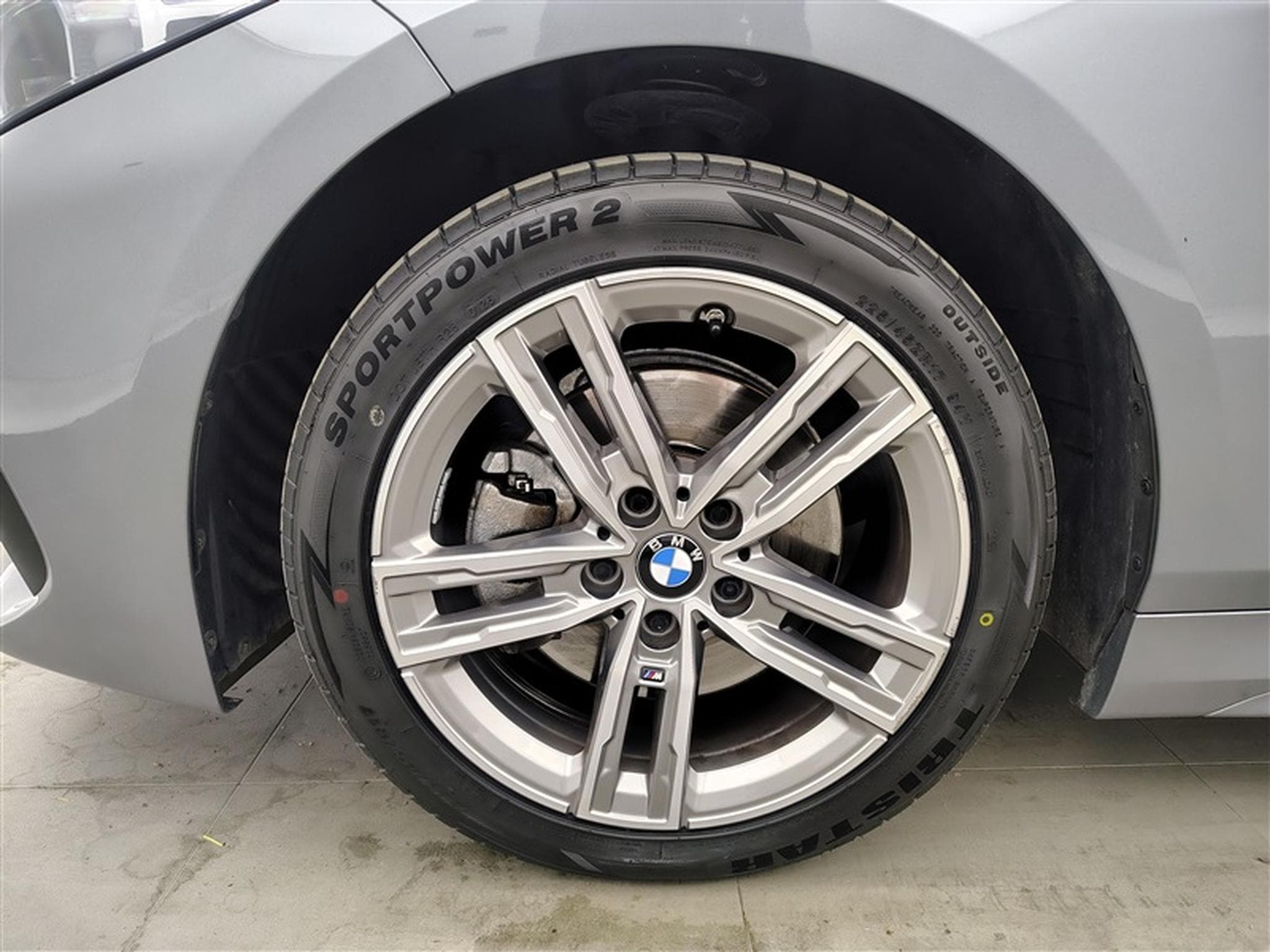 BMW 118 iA OPF PACK M NAVI/CARPLAY/PDC AV-AR (2023) - Foto 6