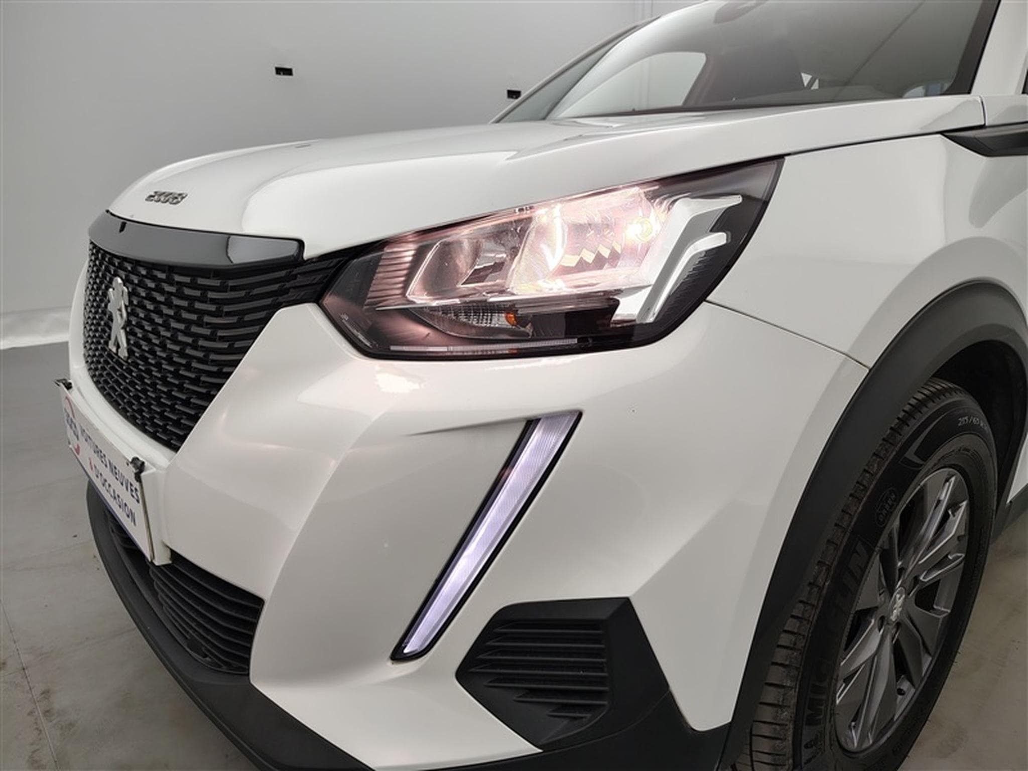 Peugeot 2008 1.2 PureTech 100cv Active Pack NAVI / CARPLAY / ALU / PDC (2022) - Foto 14