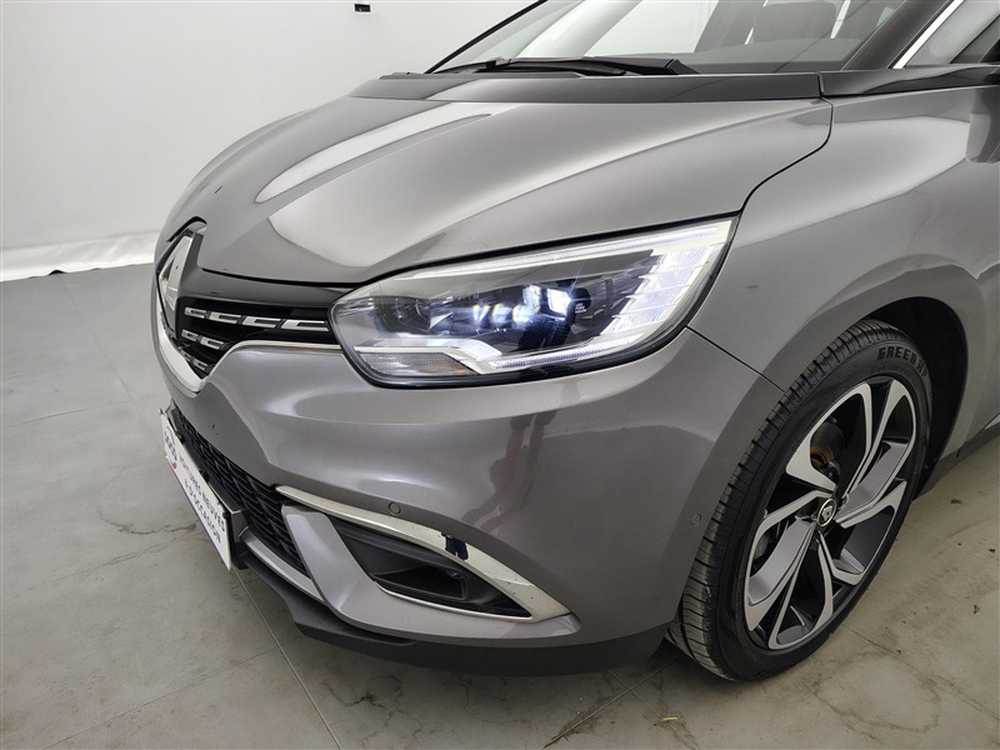 Renault Scenic 1.33 TCe 140cv EDC Black Edition 7pl. NAVI / FULL LED / PANO (2022) - Foto 15