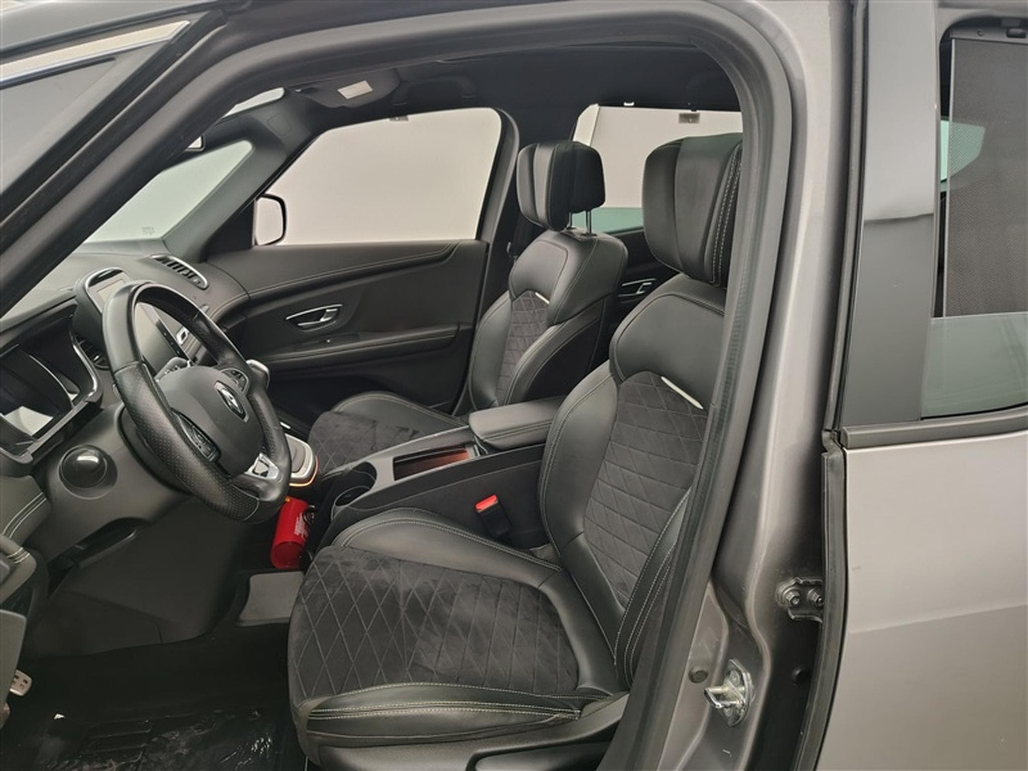Renault Scenic 1.33 TCe 140cv EDC Black Edition 7pl. NAVI / FULL LED / PANO (2022) - Foto 7