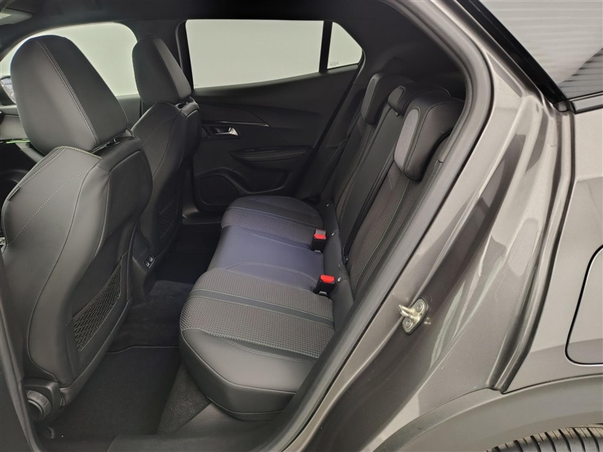Peugeot 2008 1.2 PureTech GT S&S (EU6.3) (2021) - Photo 13