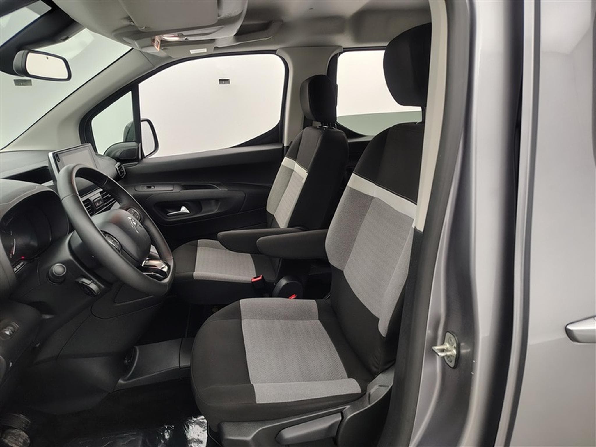 Citroen Berlingo 1.2 PureTech M Light 5PL (2024) - Foto 7
