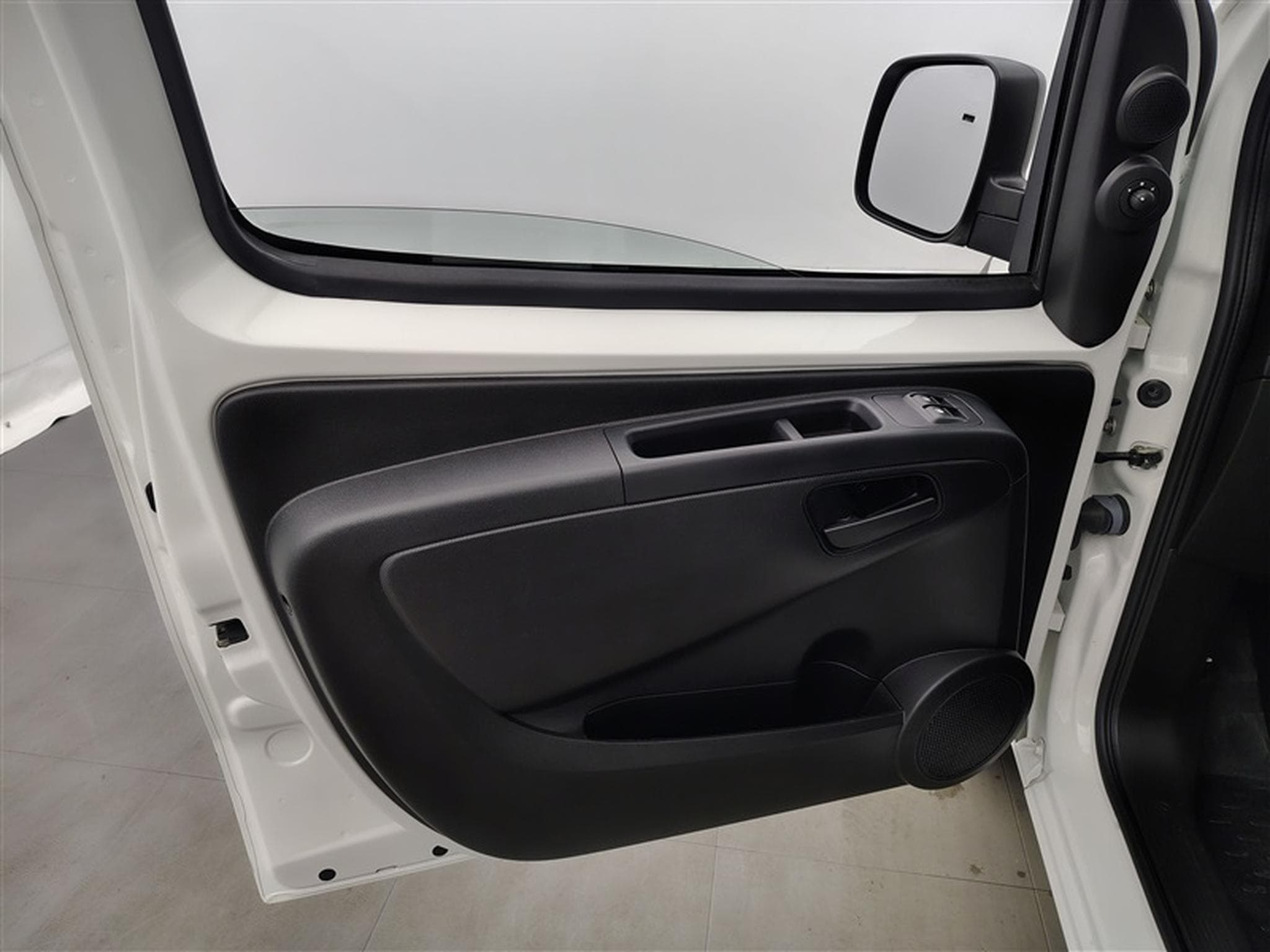 Fiat Fiorino 1.3 Multijet 95Cv Cargo CLIM (2023) - Photo 16