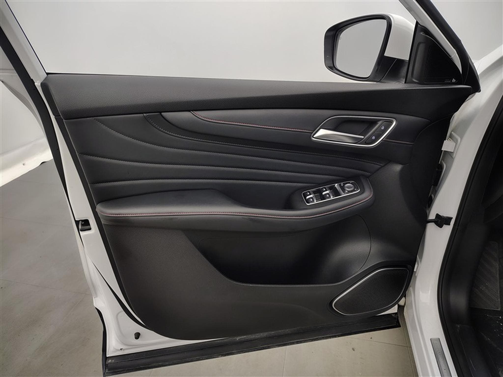 MG HS 1.5 T-GDi 160cv BVA Luxury NAVI / FULL LED / CUIR / PANO (2024) - Foto 17