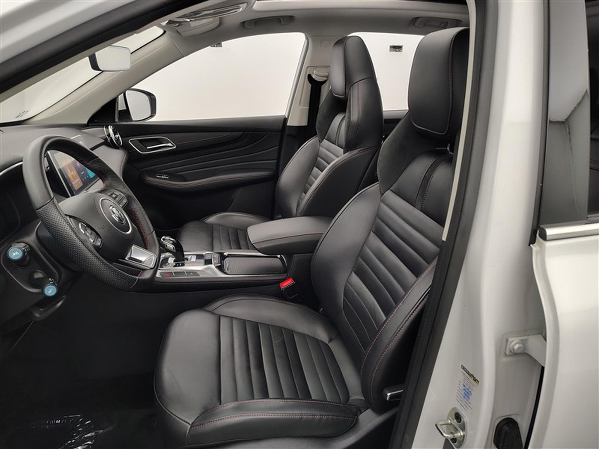 MG HS 1.5 T-GDi 160cv BVA Luxury NAVI / FULL LED / CUIR / PANO (2024) - Foto 7