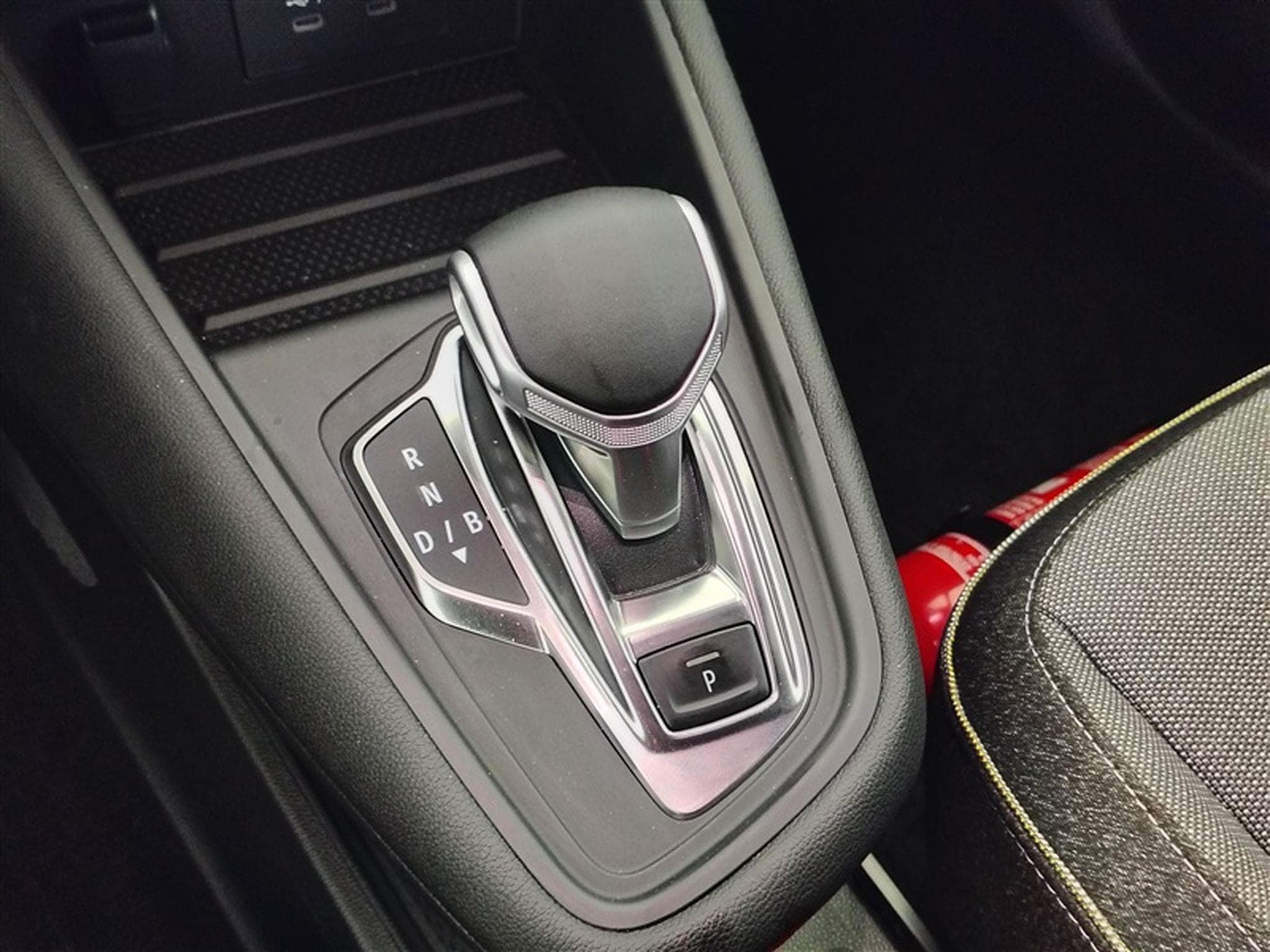 Renault Symbioz E-TECH 1.6i Techno (2025) - Foto 12