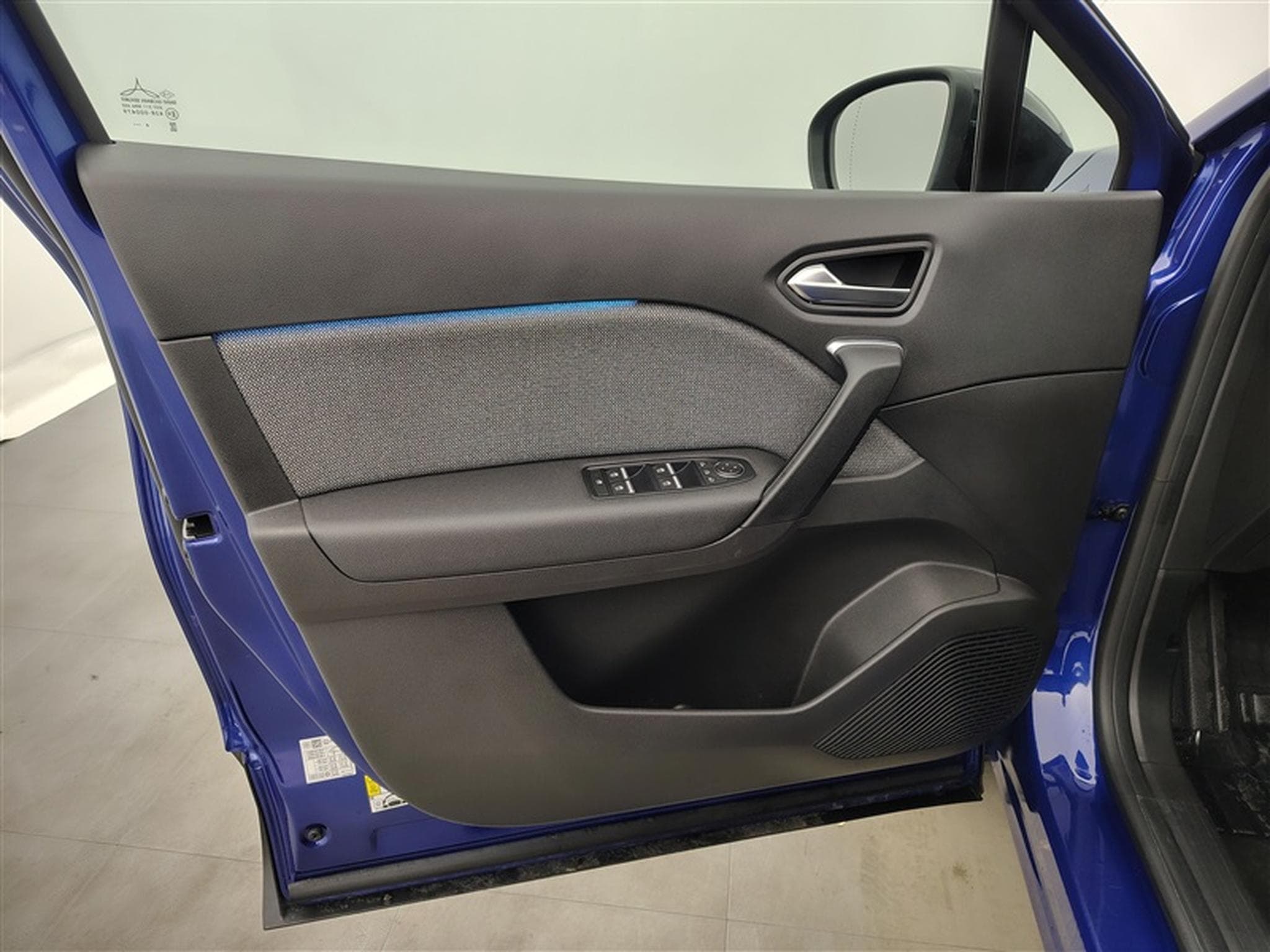 Renault Symbioz E-TECH 1.6i Techno (2025) - Foto 17