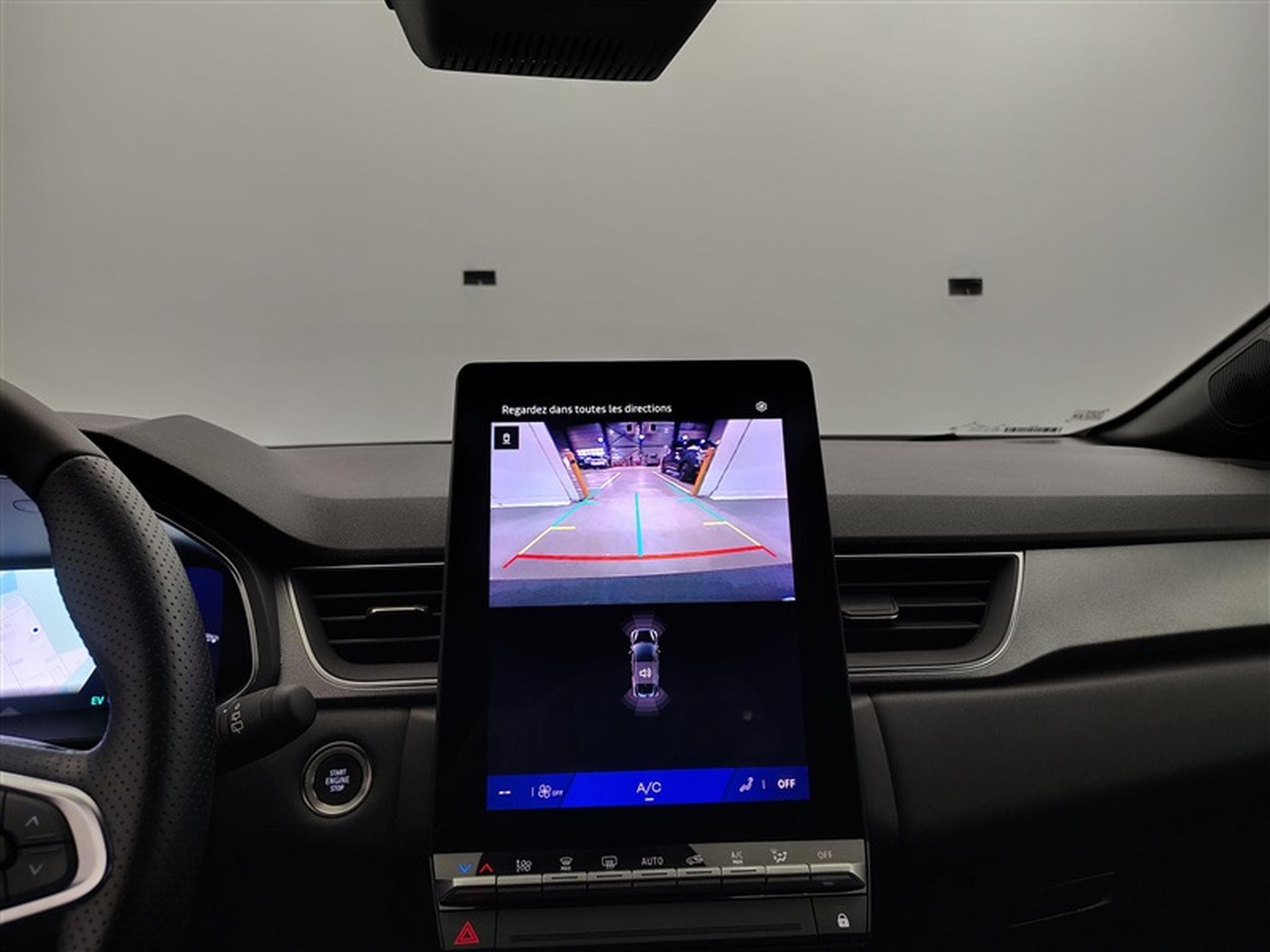 Renault Symbioz E-TECH 1.6i Techno (2025) - Foto 18