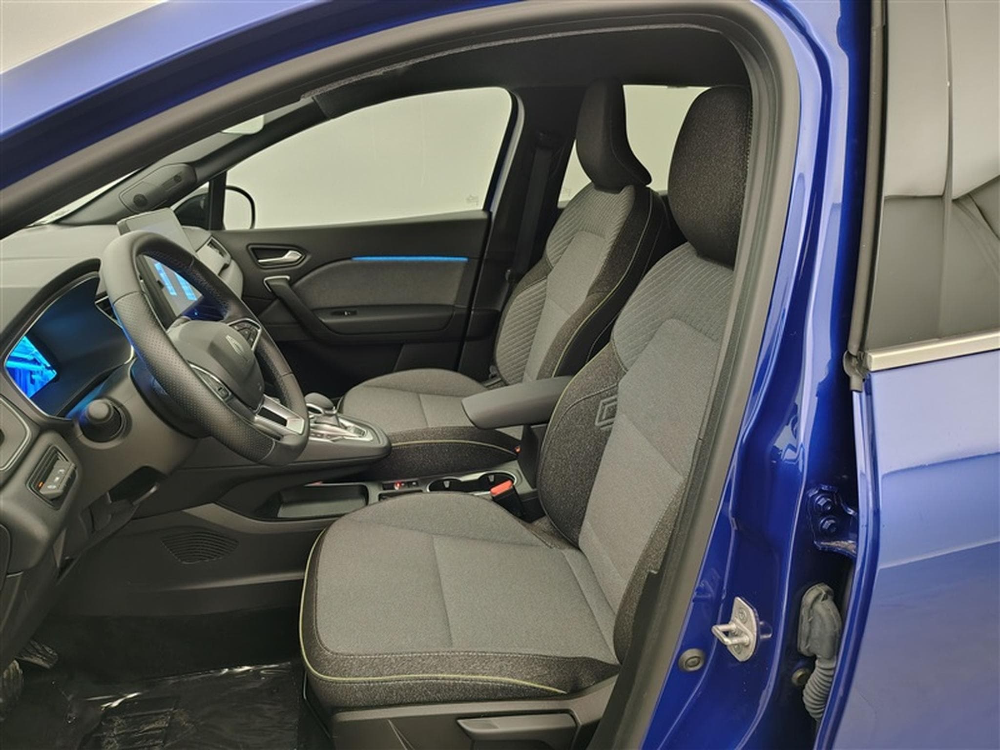 Renault Symbioz E-TECH 1.6i Techno (2025) - Foto 7