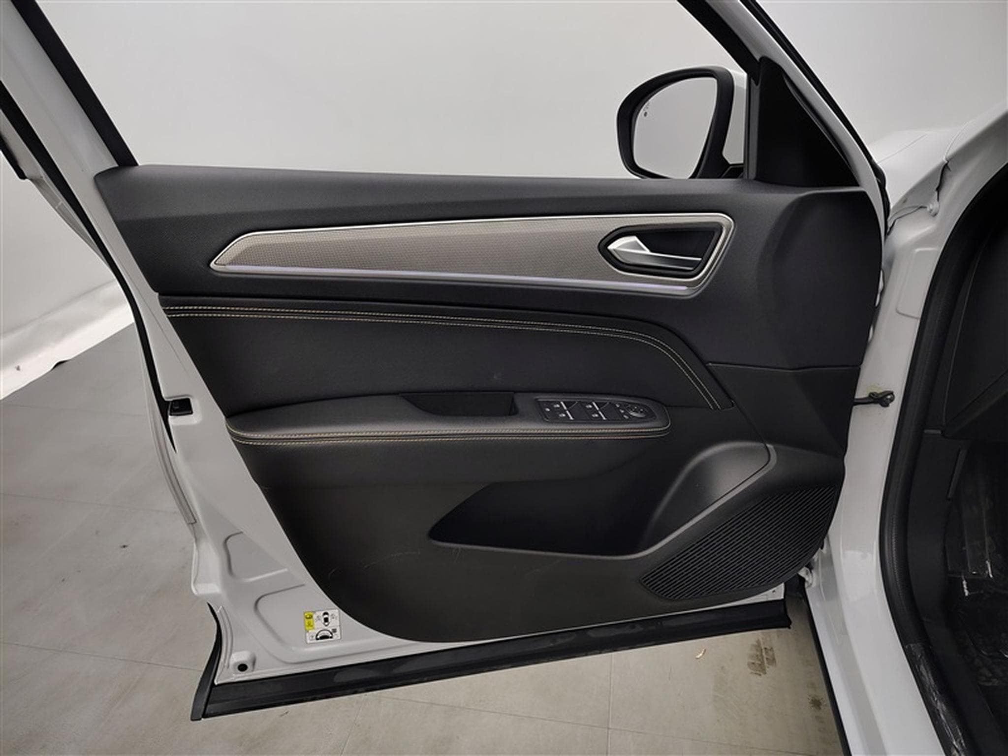 Renault Arkana 1.3 TCe MHEV TECHNO EDC (2024) - Foto 17