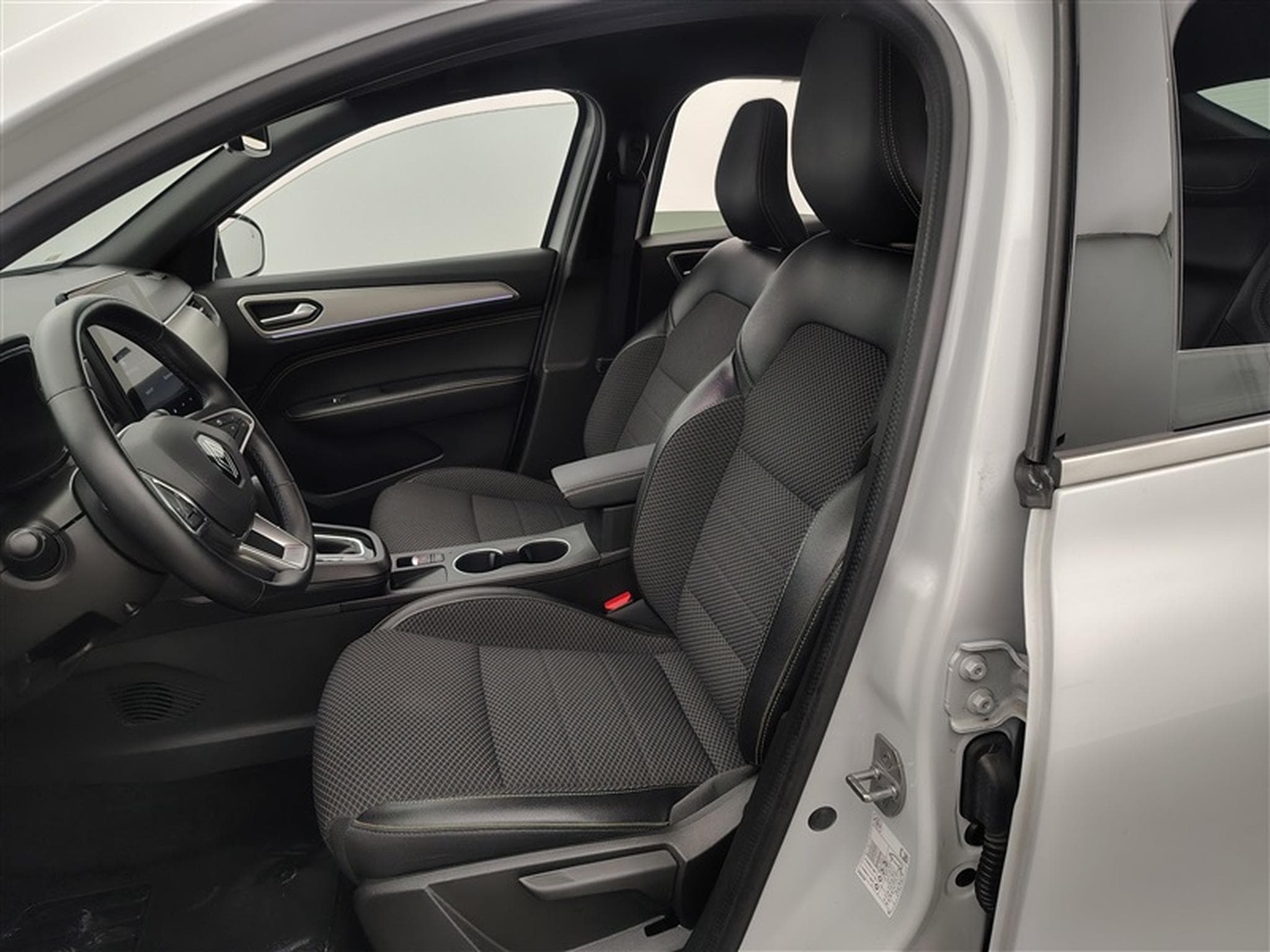 Renault Arkana 1.3 TCe MHEV TECHNO EDC (2024) - Foto 7