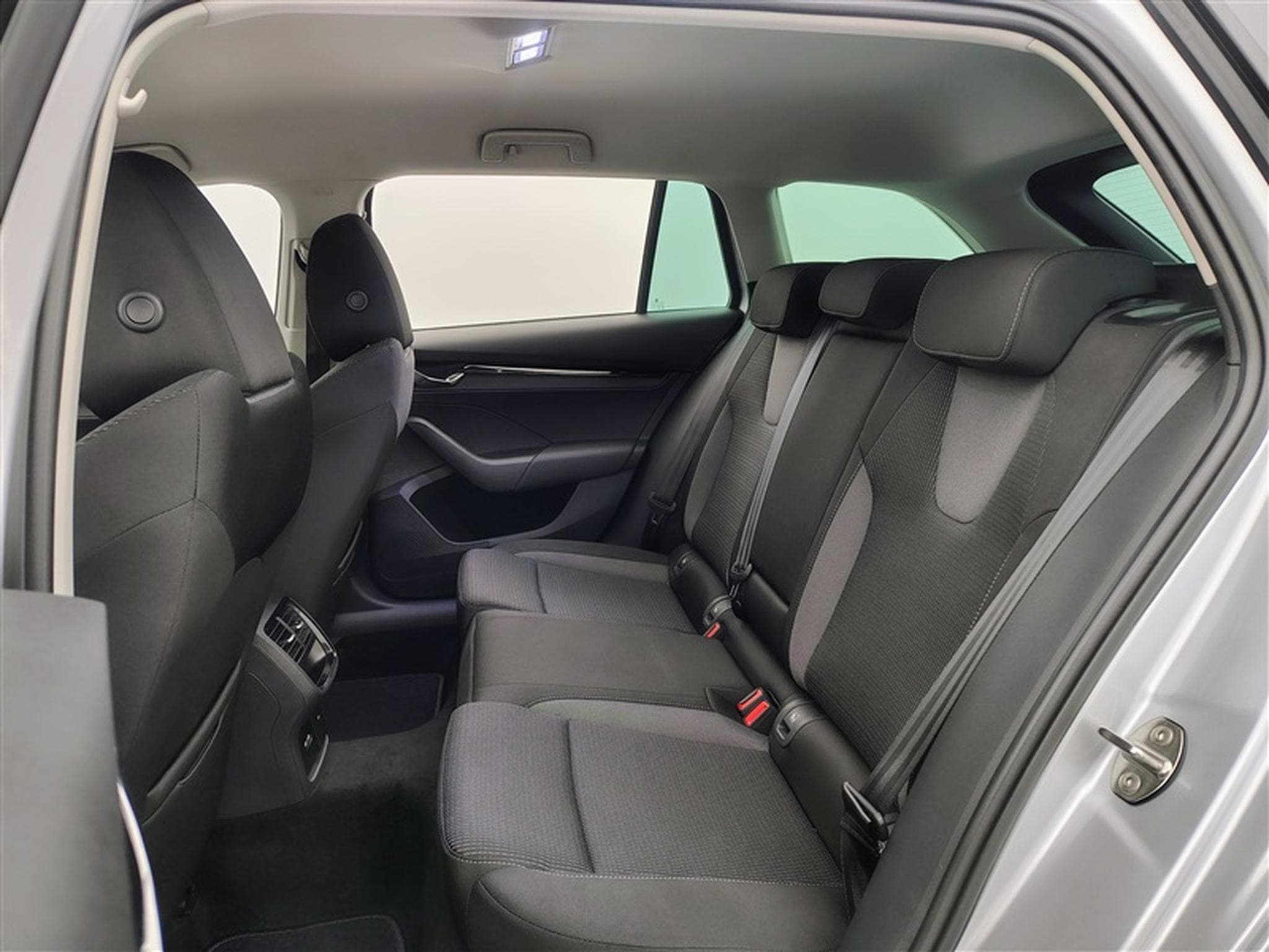 Skoda Octavia 1.0 TSI eTec MHE DSG  Navi/CarPlay/Led (2023) - Foto 13