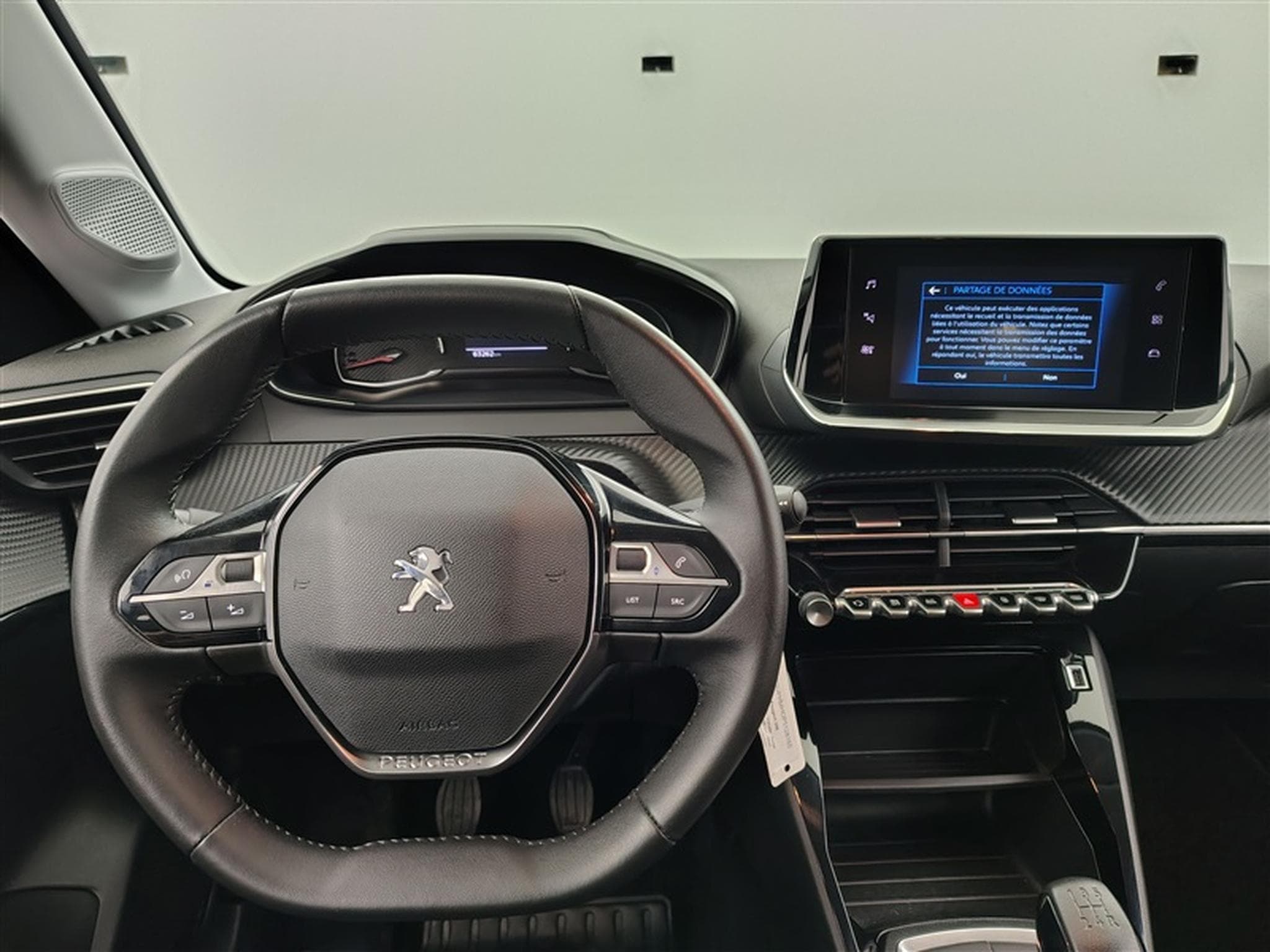 Peugeot 208 1.2i PureTech Style NAVI / CAMERA / FULL LED / CLIM (2023) - Foto 9
