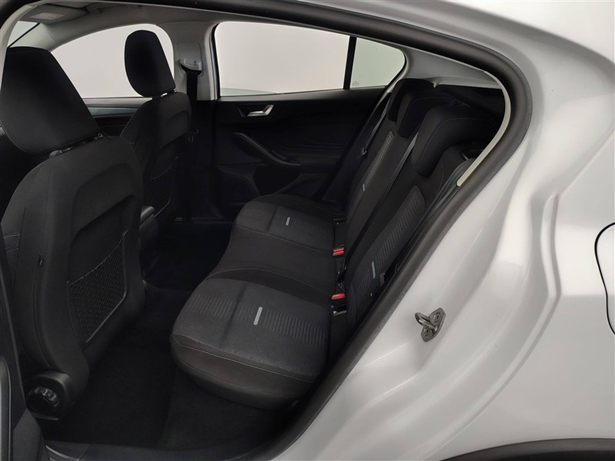 Ford Focus 1.0 EcoBoost 125cv Powershift Active NAVI / FULL LED (2023) - Foto 13