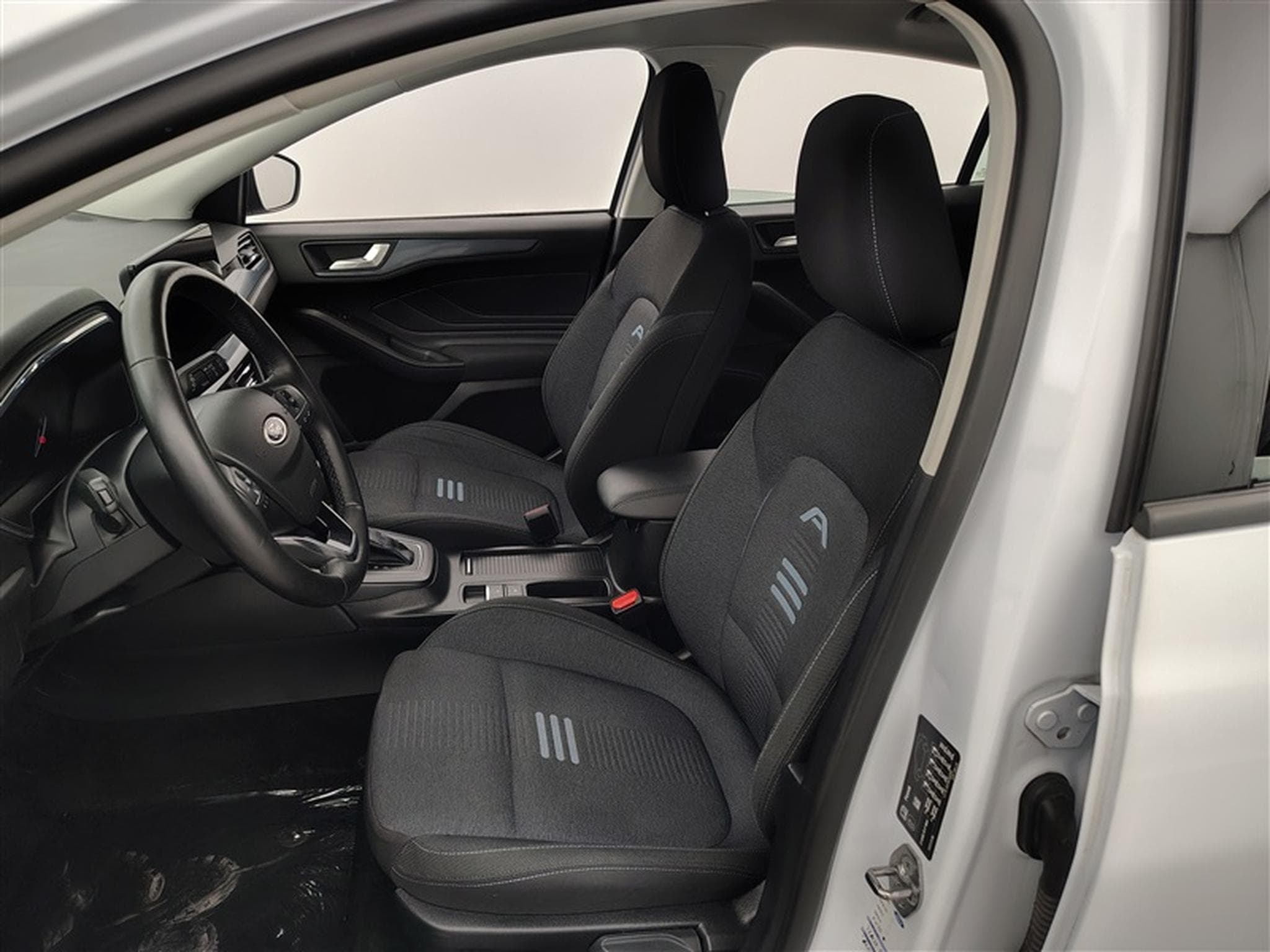 Ford Focus 1.0 EcoBoost 125cv Powershift Active NAVI / FULL LED (2023) - Foto 7